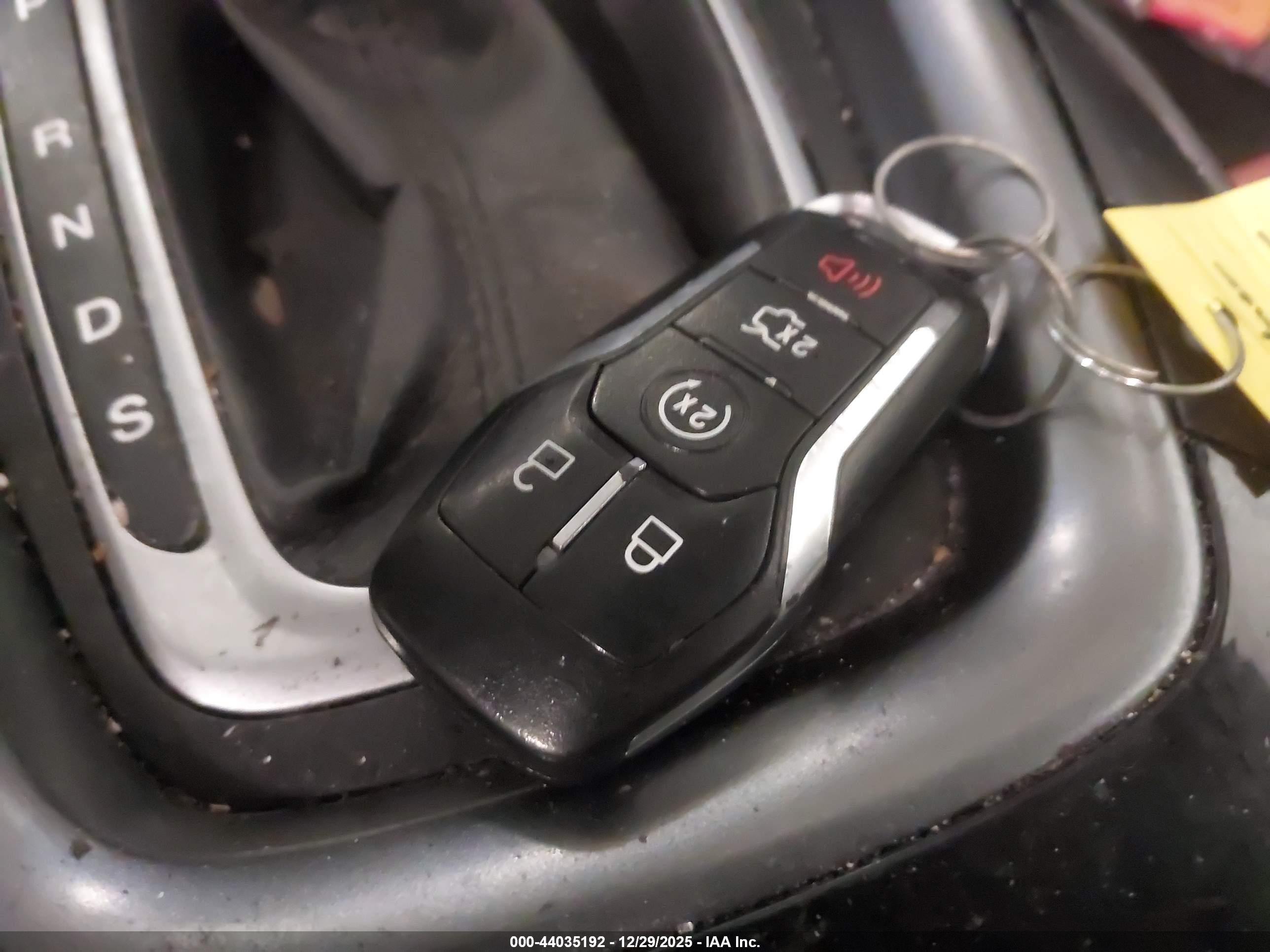 FORD FUSION image 11