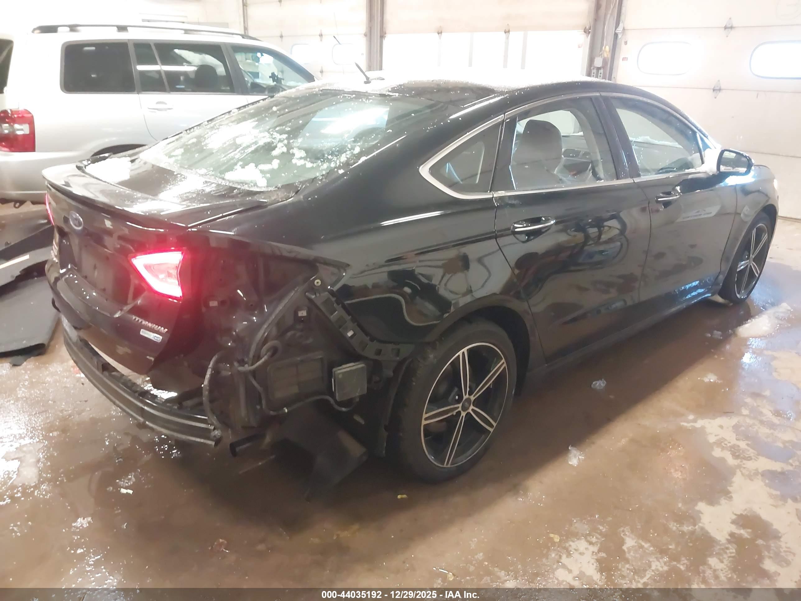 FORD FUSION image 4