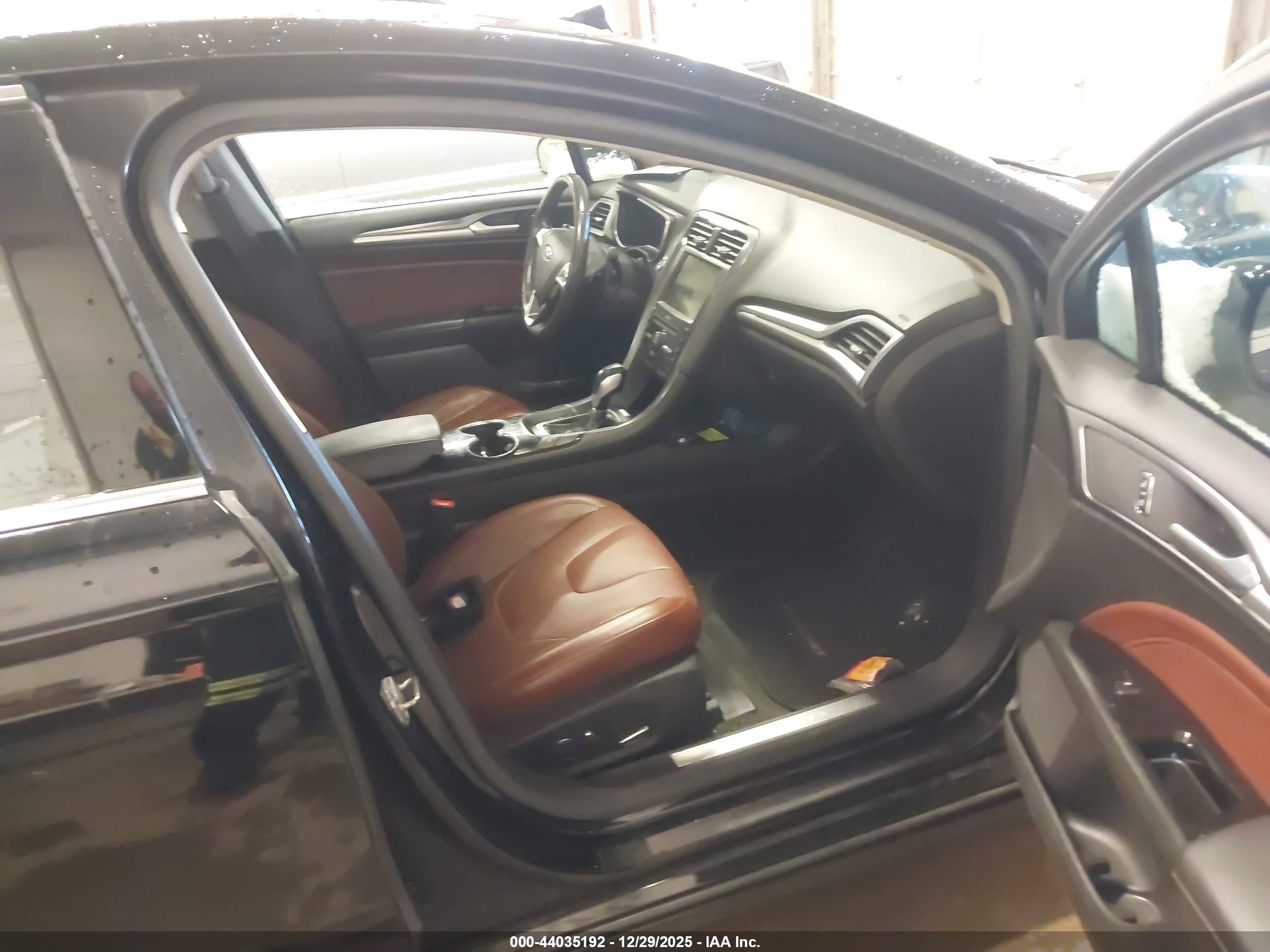 FORD FUSION image 5