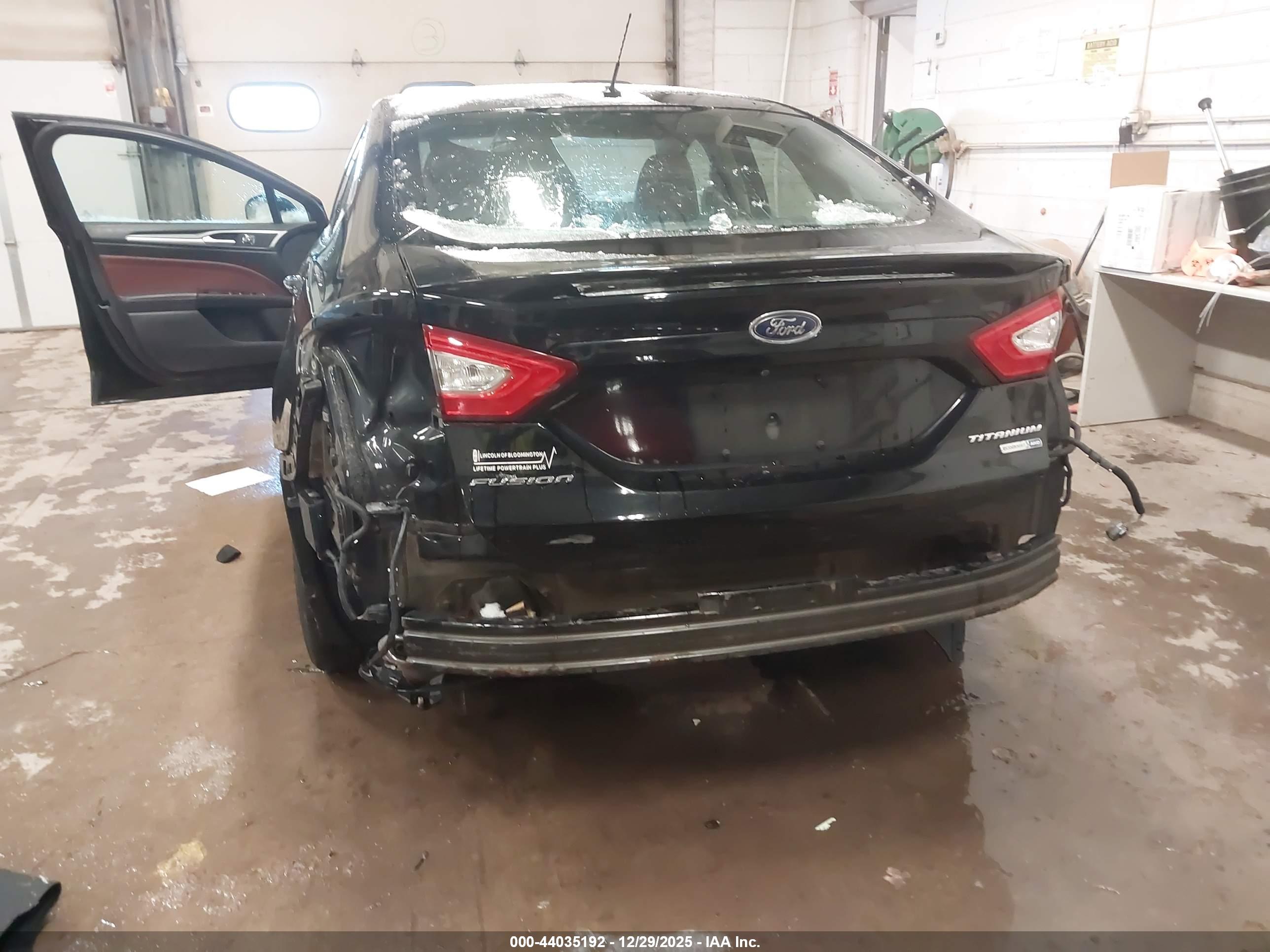 FORD FUSION image 6