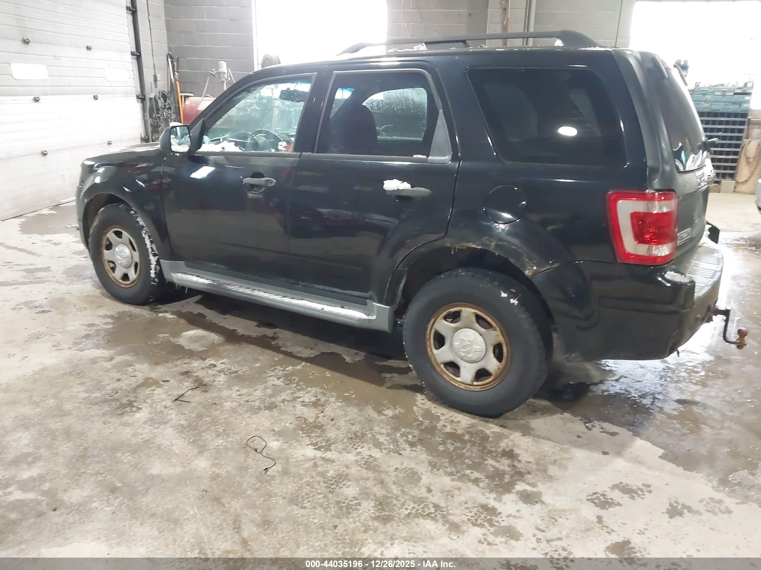 FORD ESCAPE image 3