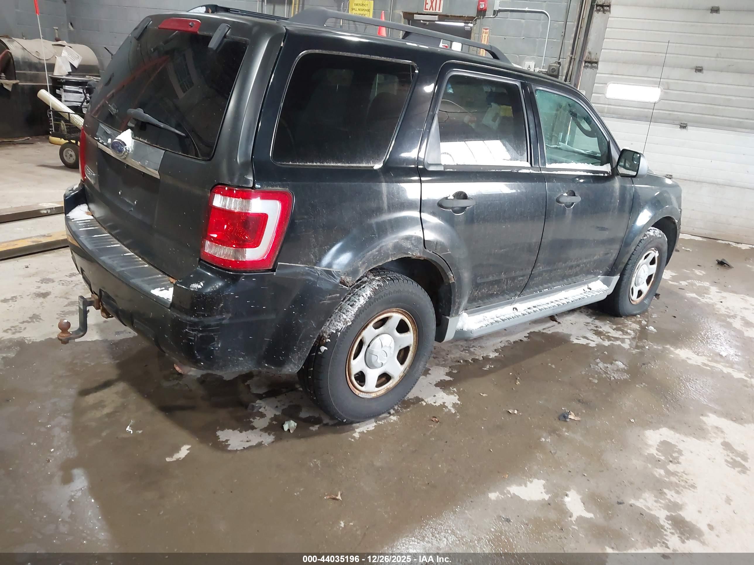FORD ESCAPE image 4