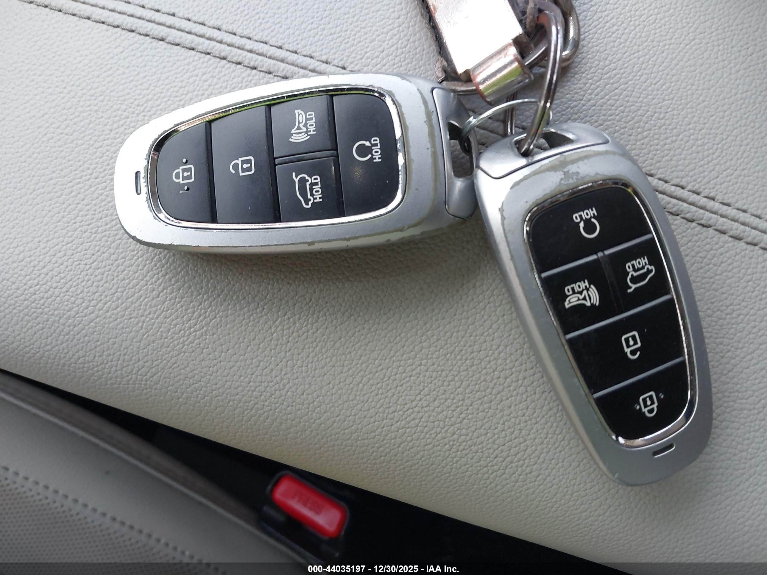 HYUNDAI TUCSON image 11