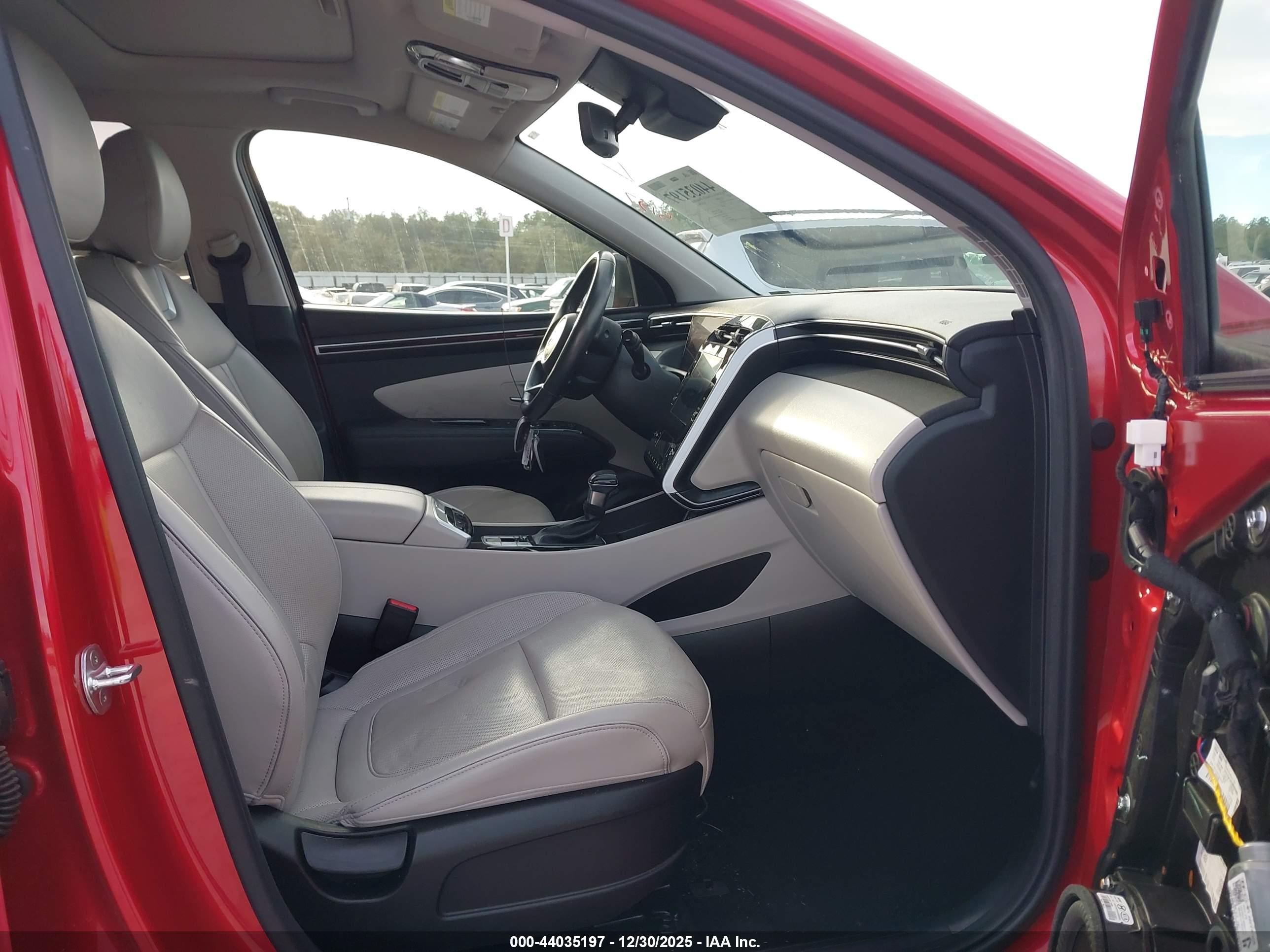 HYUNDAI TUCSON image 5