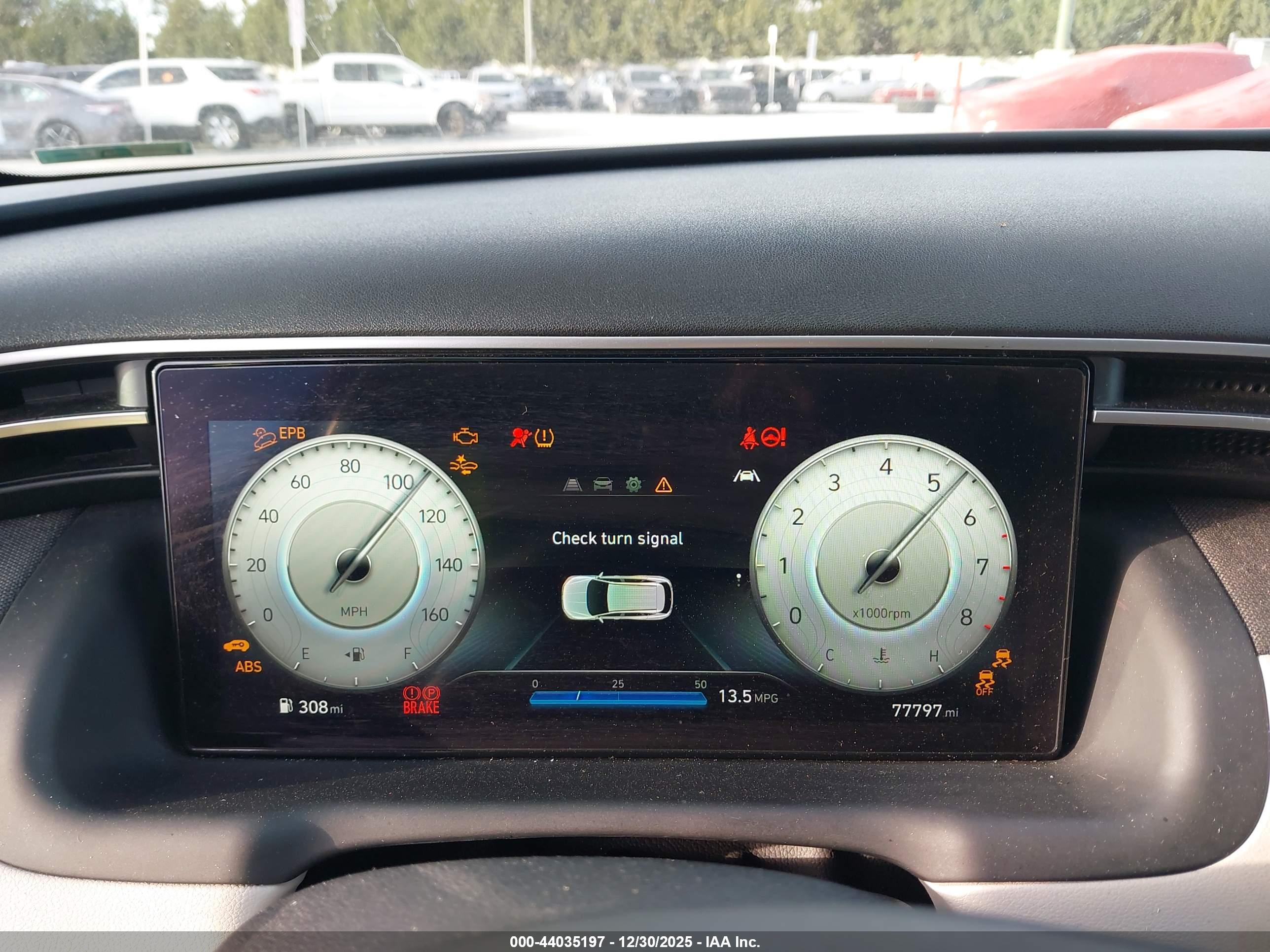 HYUNDAI TUCSON image 7
