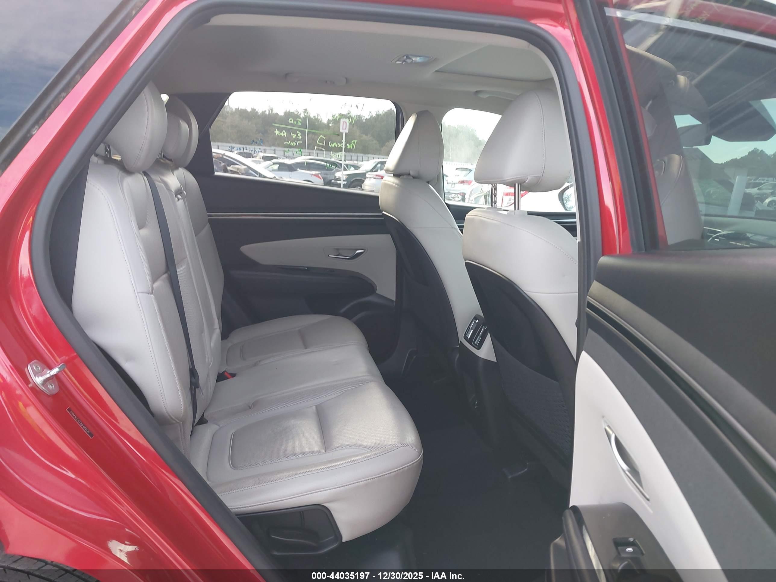 HYUNDAI TUCSON image 8
