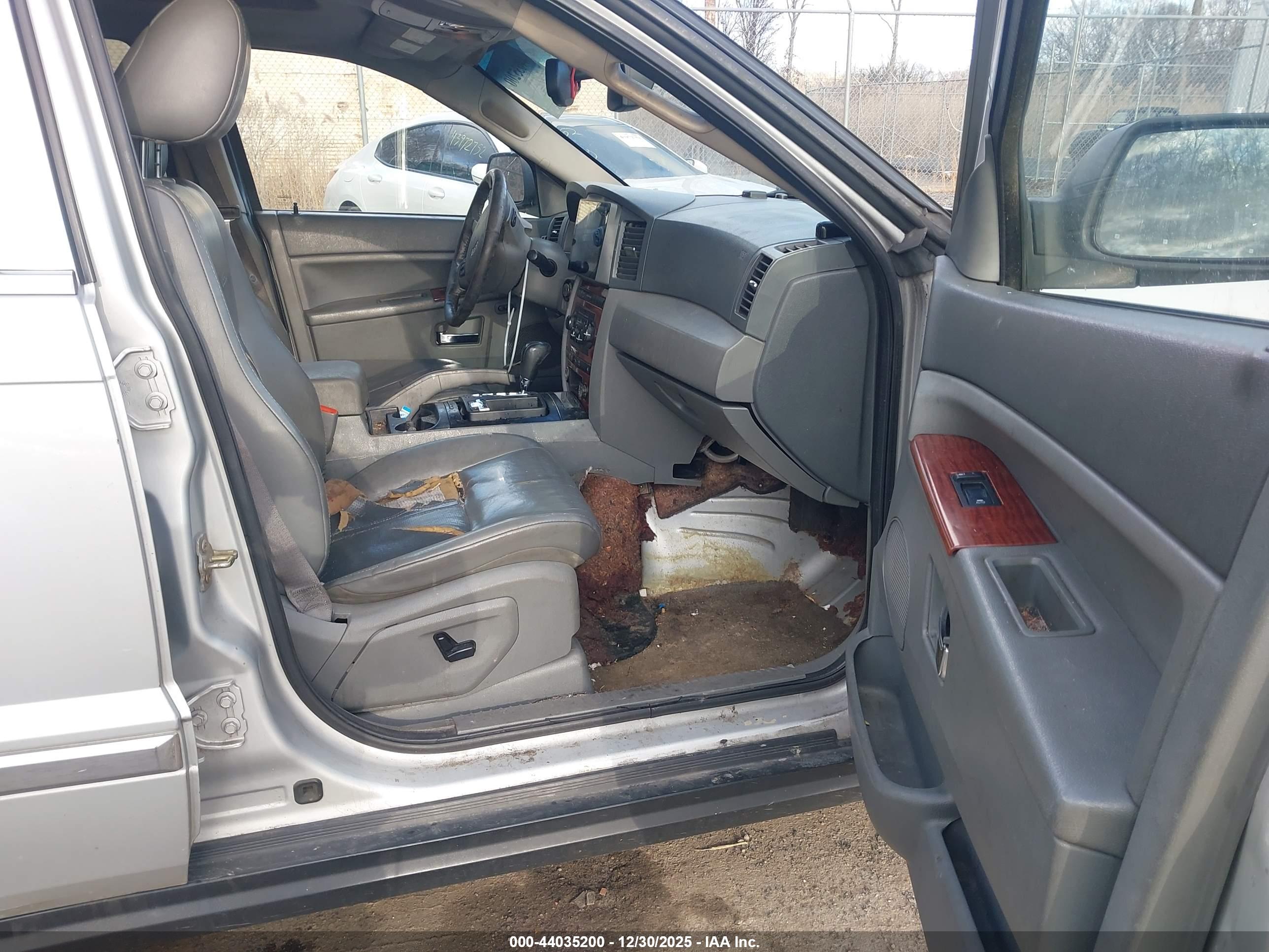 JEEP GRAND image 5