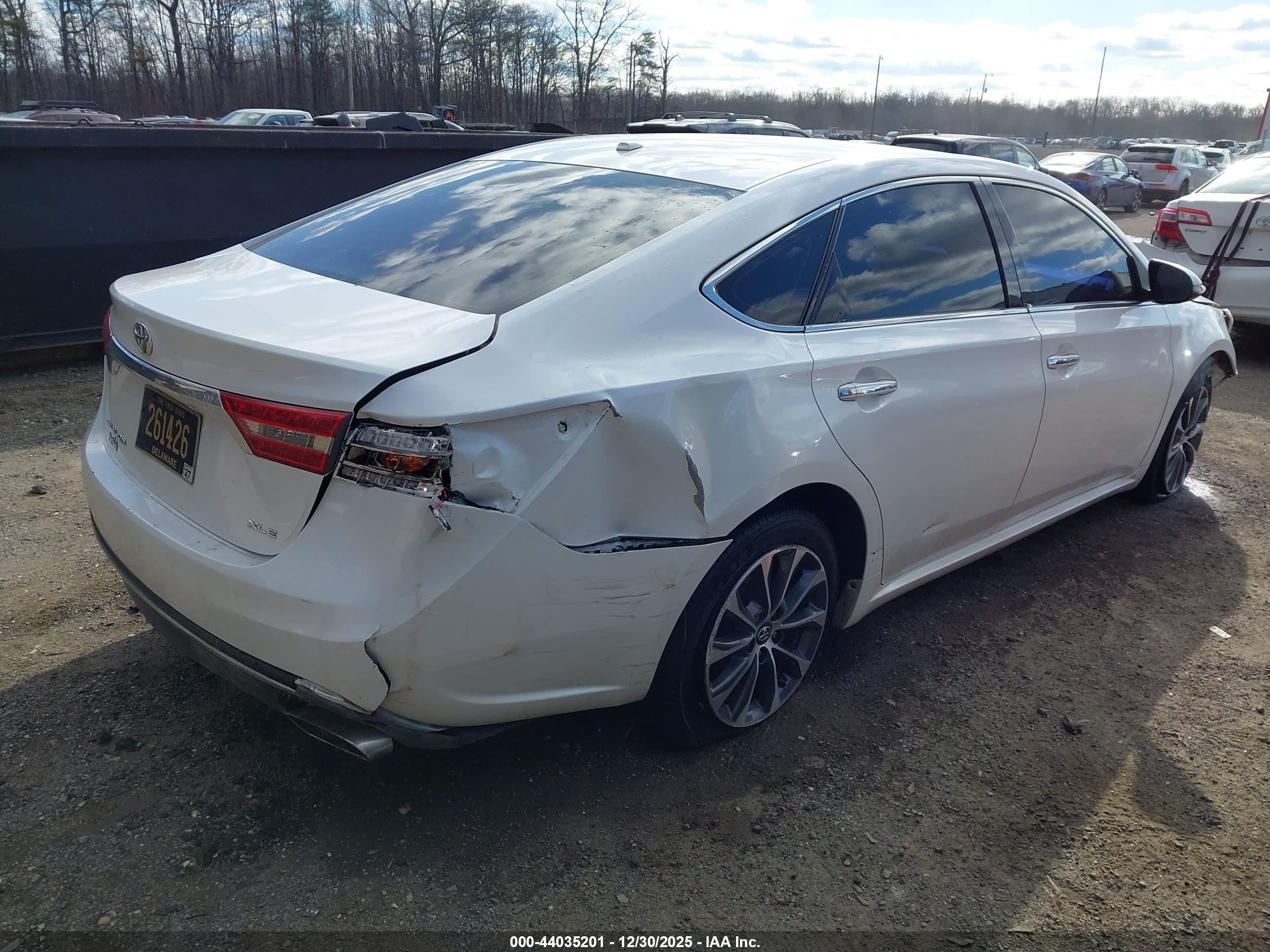 TOYOTA AVALON image 4