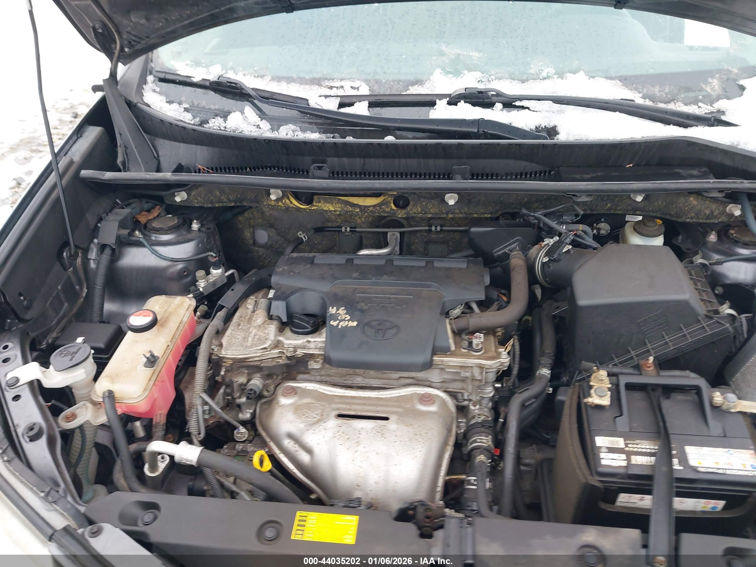 TOYOTA RAV4 image 10