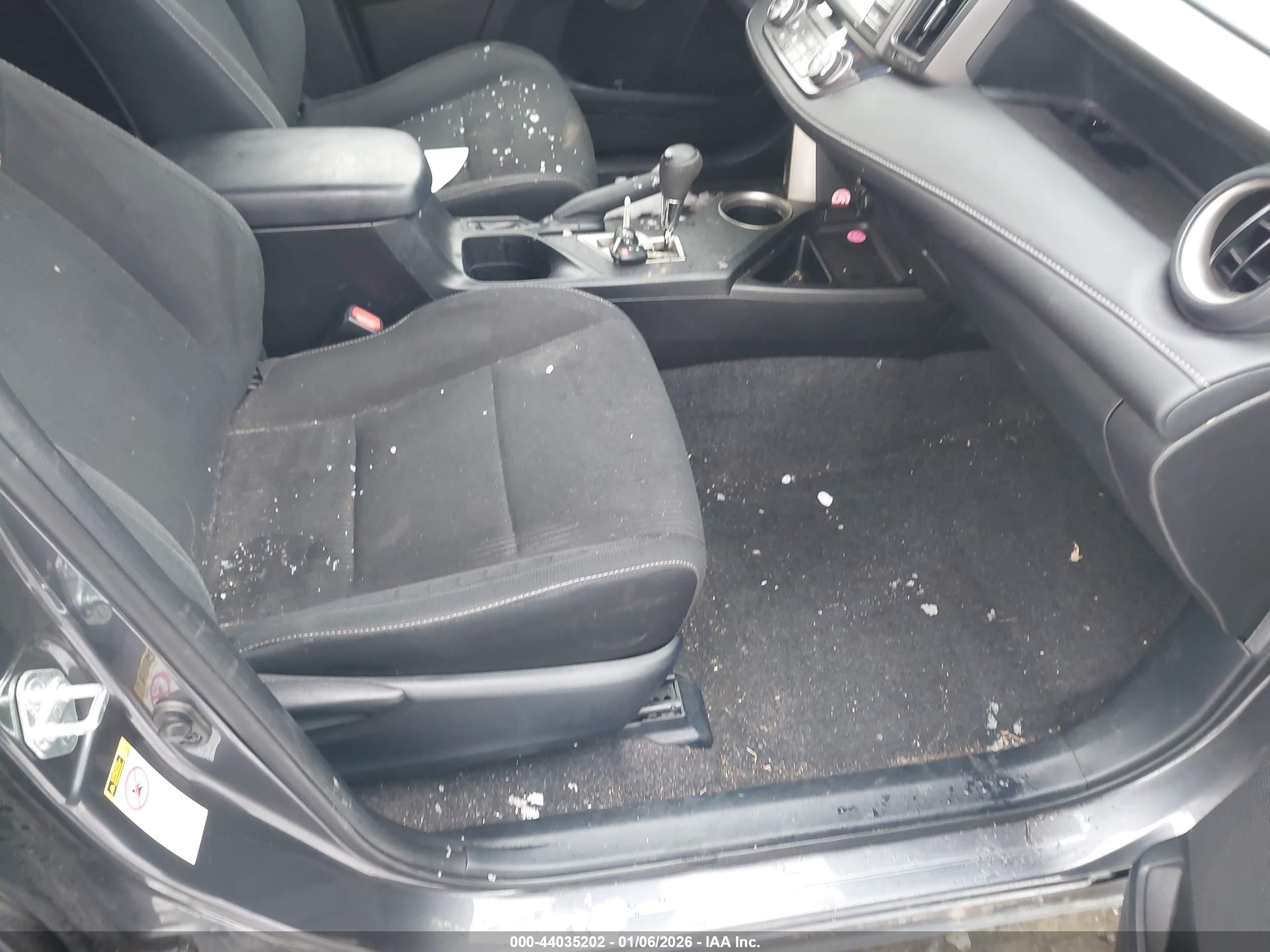 TOYOTA RAV4 image 5