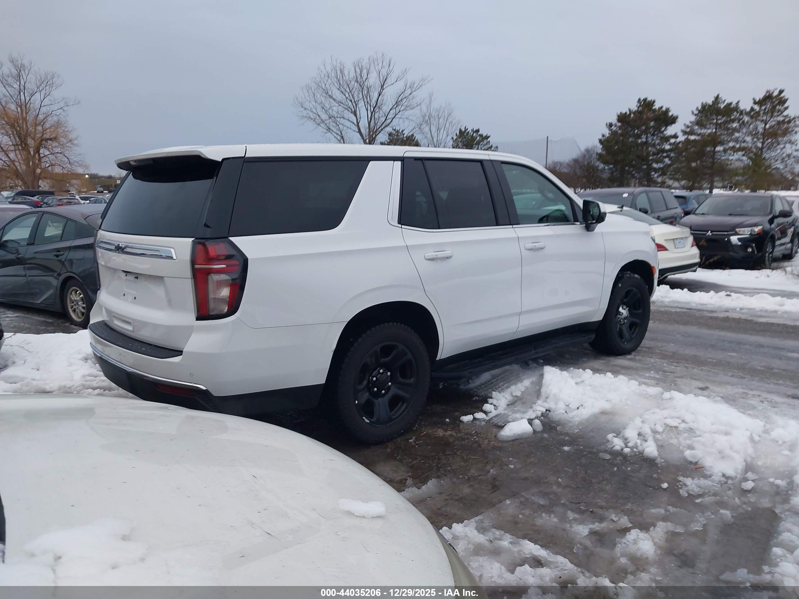 CHEVROLET TAHOE image 4