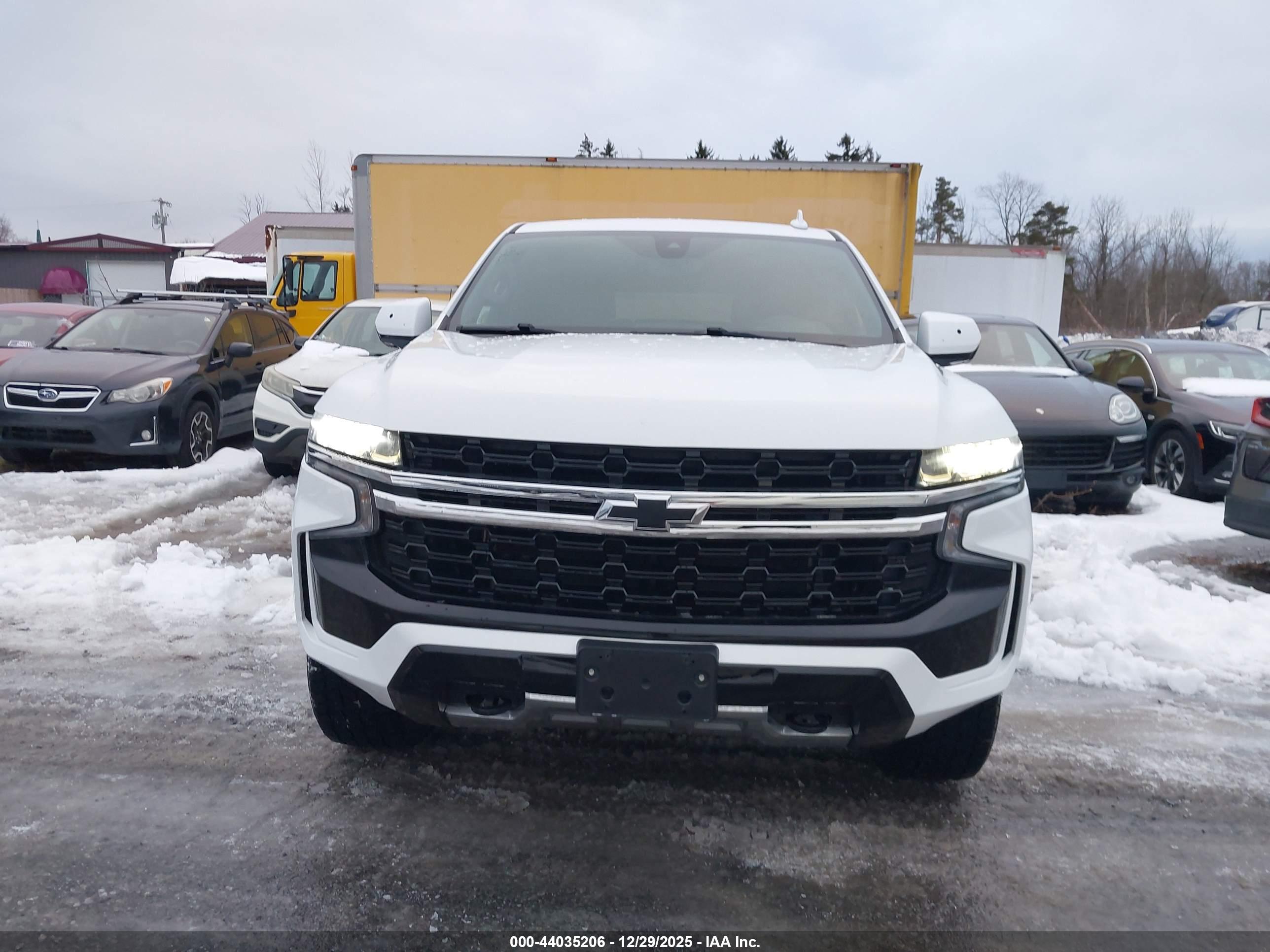 CHEVROLET TAHOE image 6