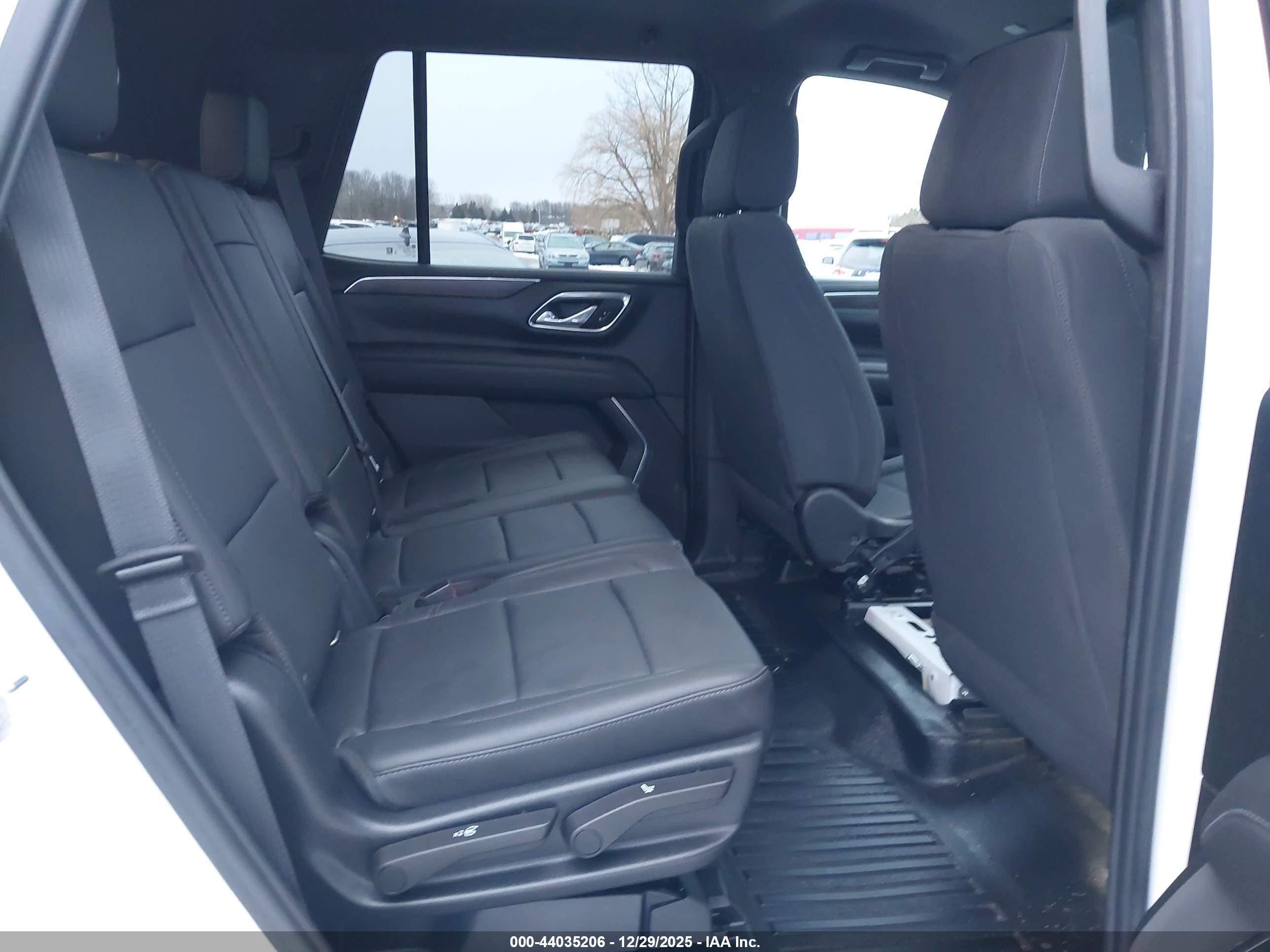 CHEVROLET TAHOE image 8