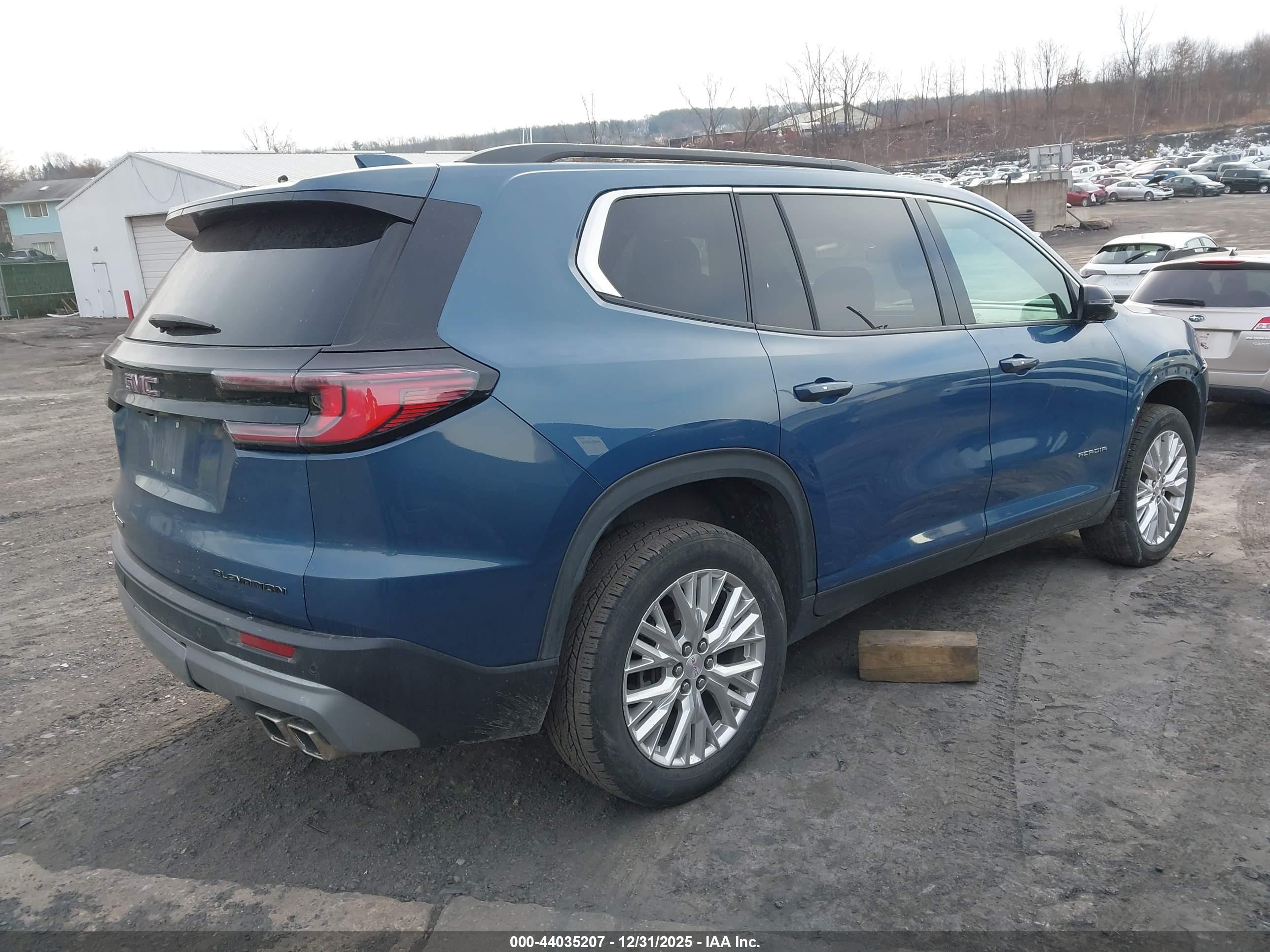 GMC ACADIA image 4