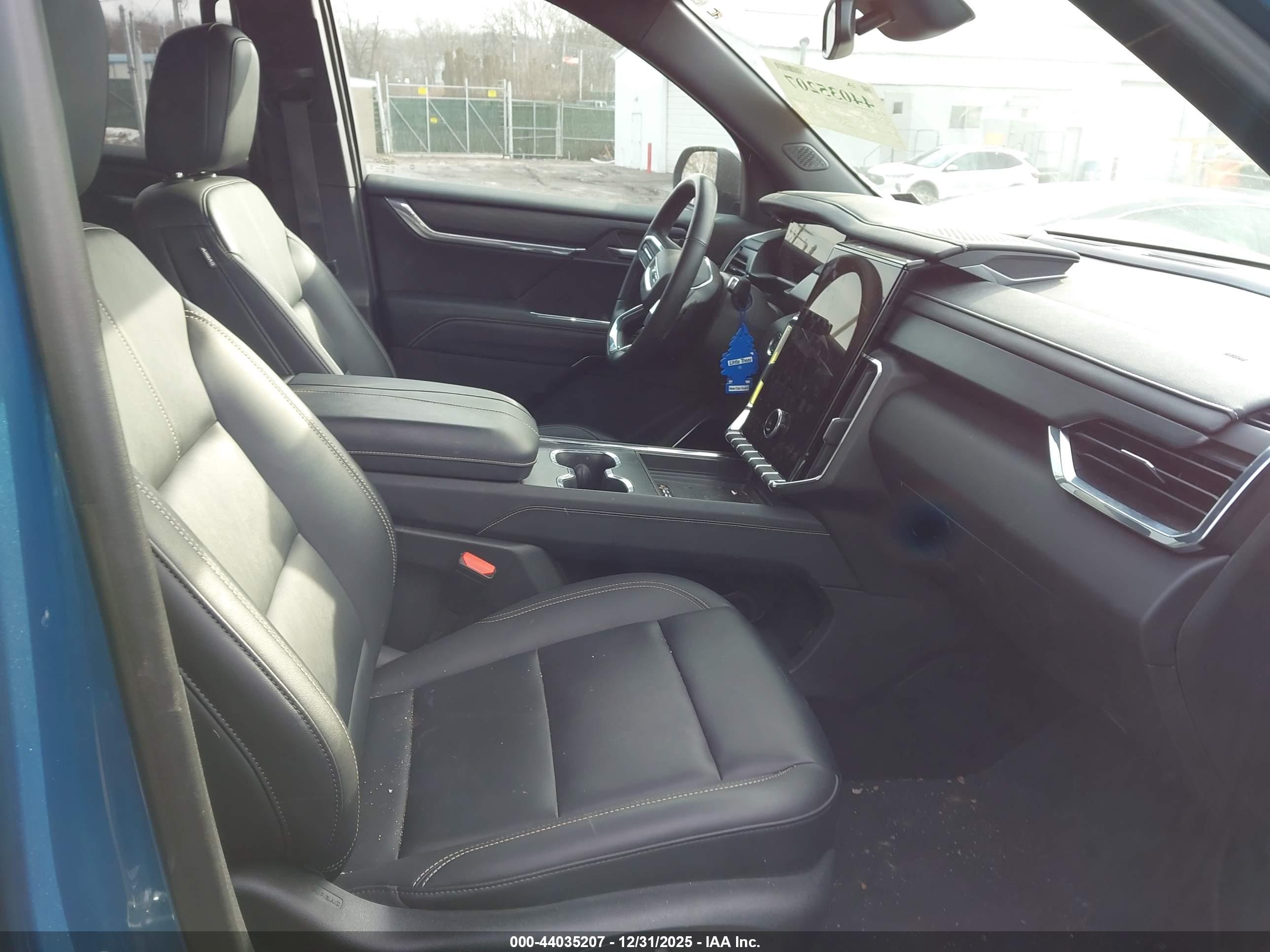 GMC ACADIA image 5