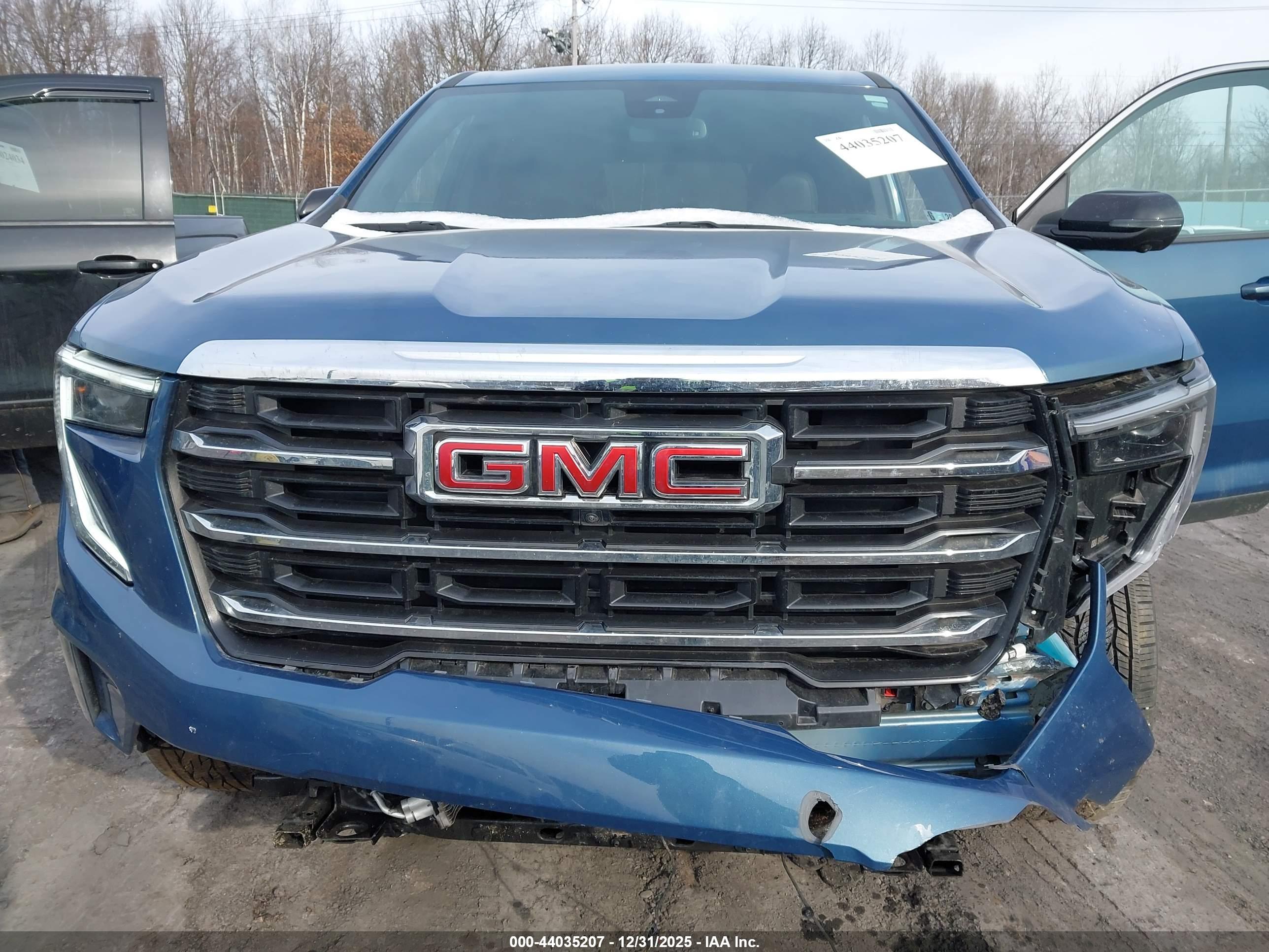 GMC ACADIA image 6