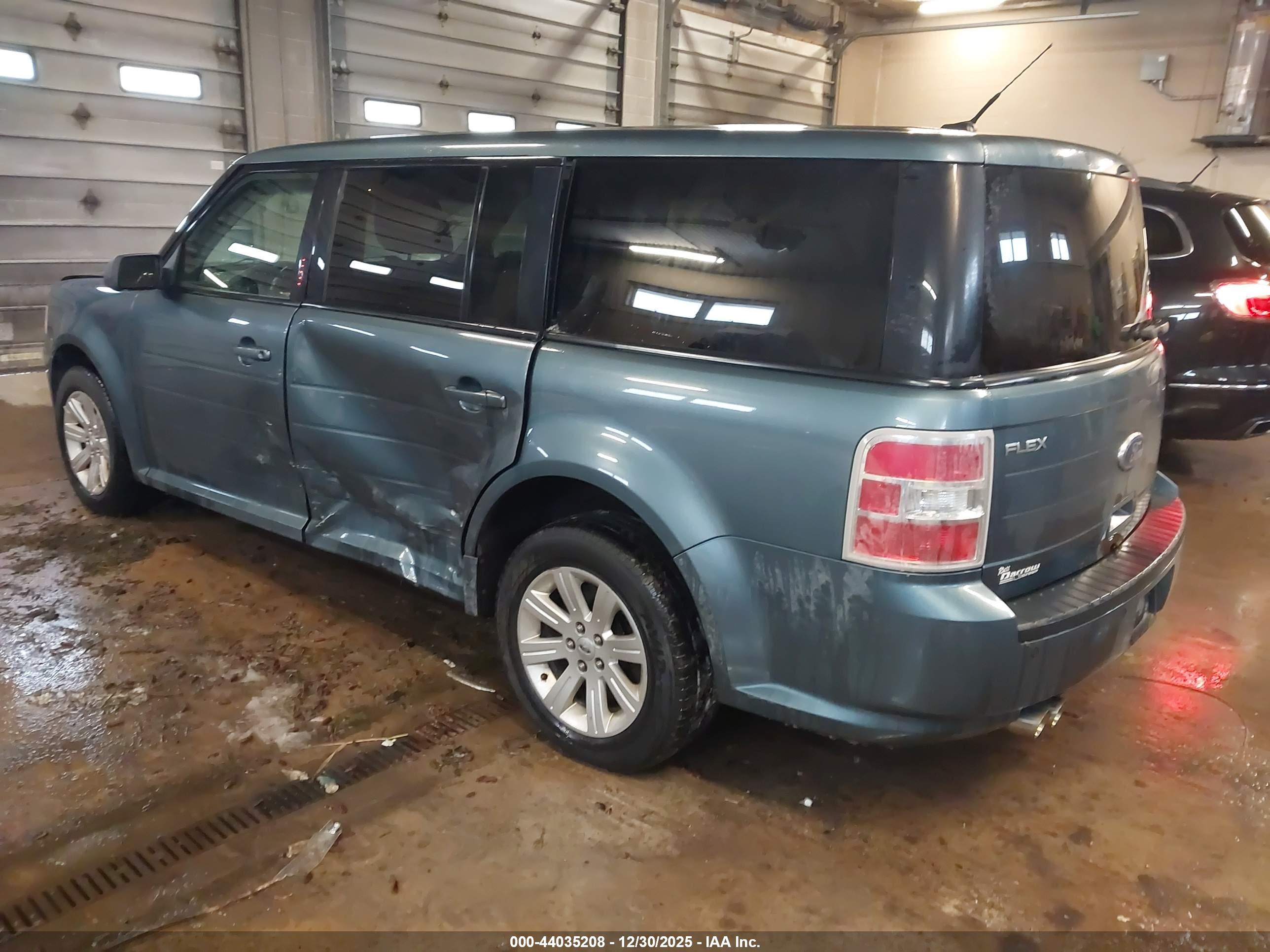 FORD FLEX image 3