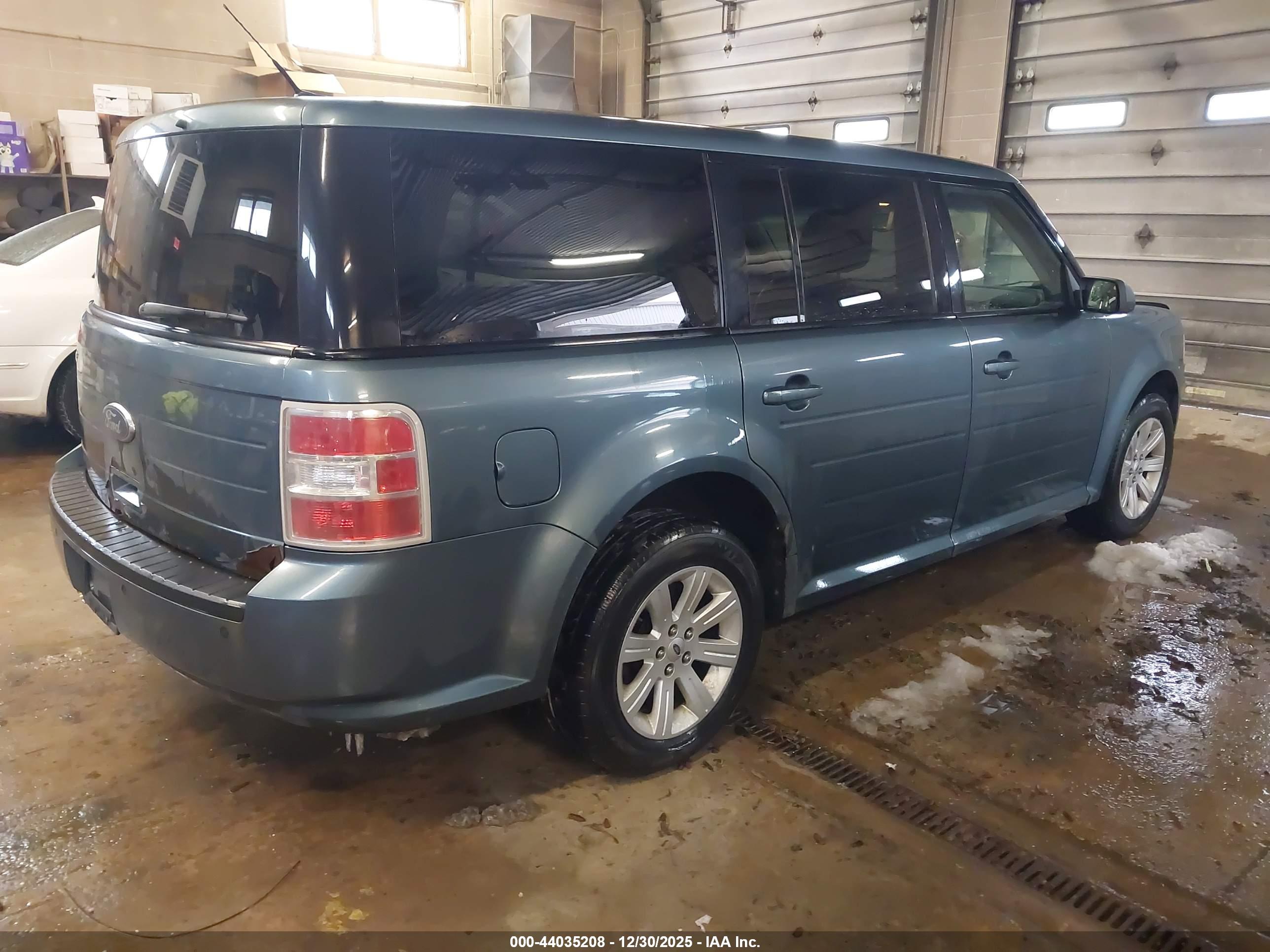 FORD FLEX image 4