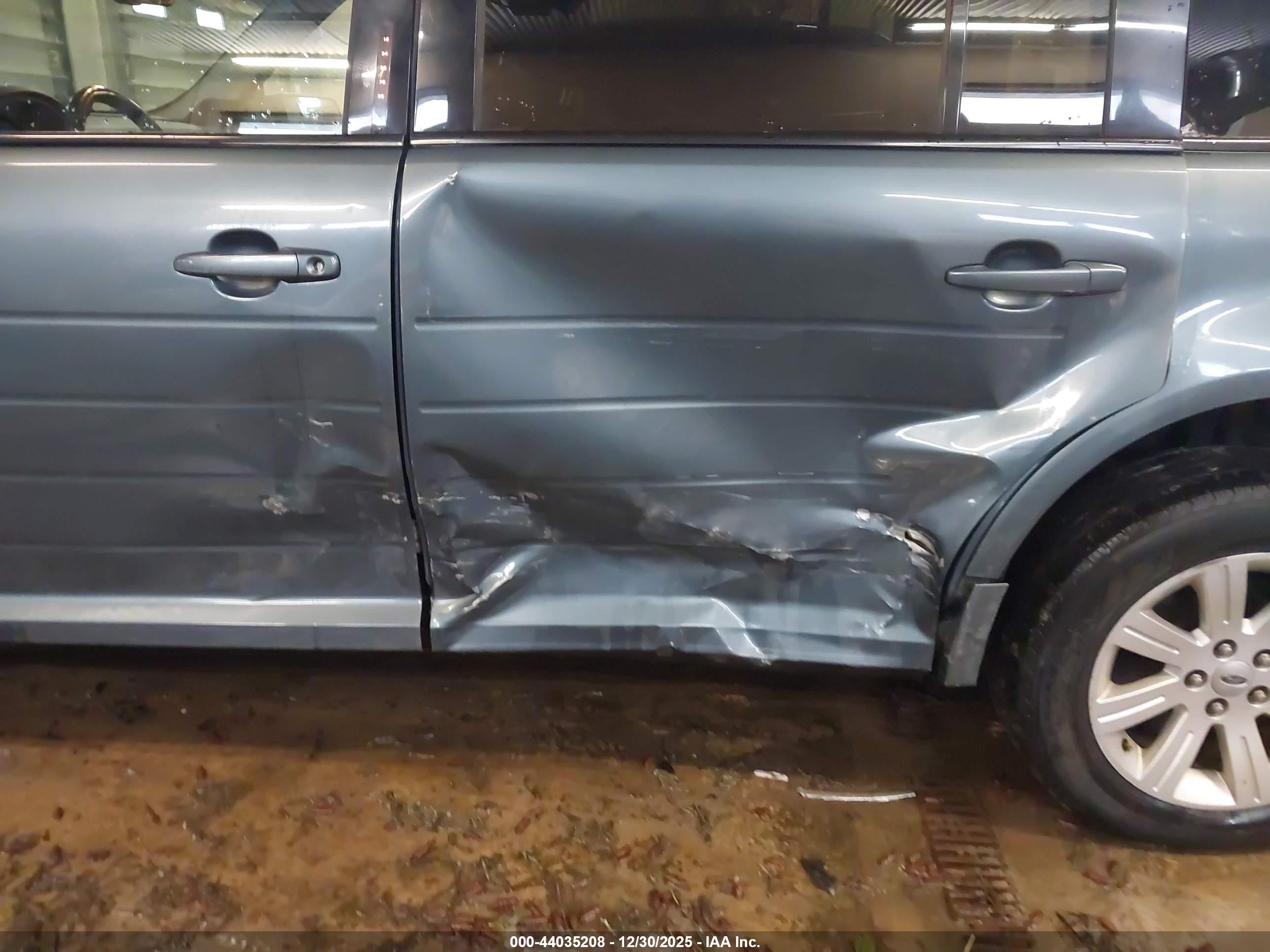 FORD FLEX image 6