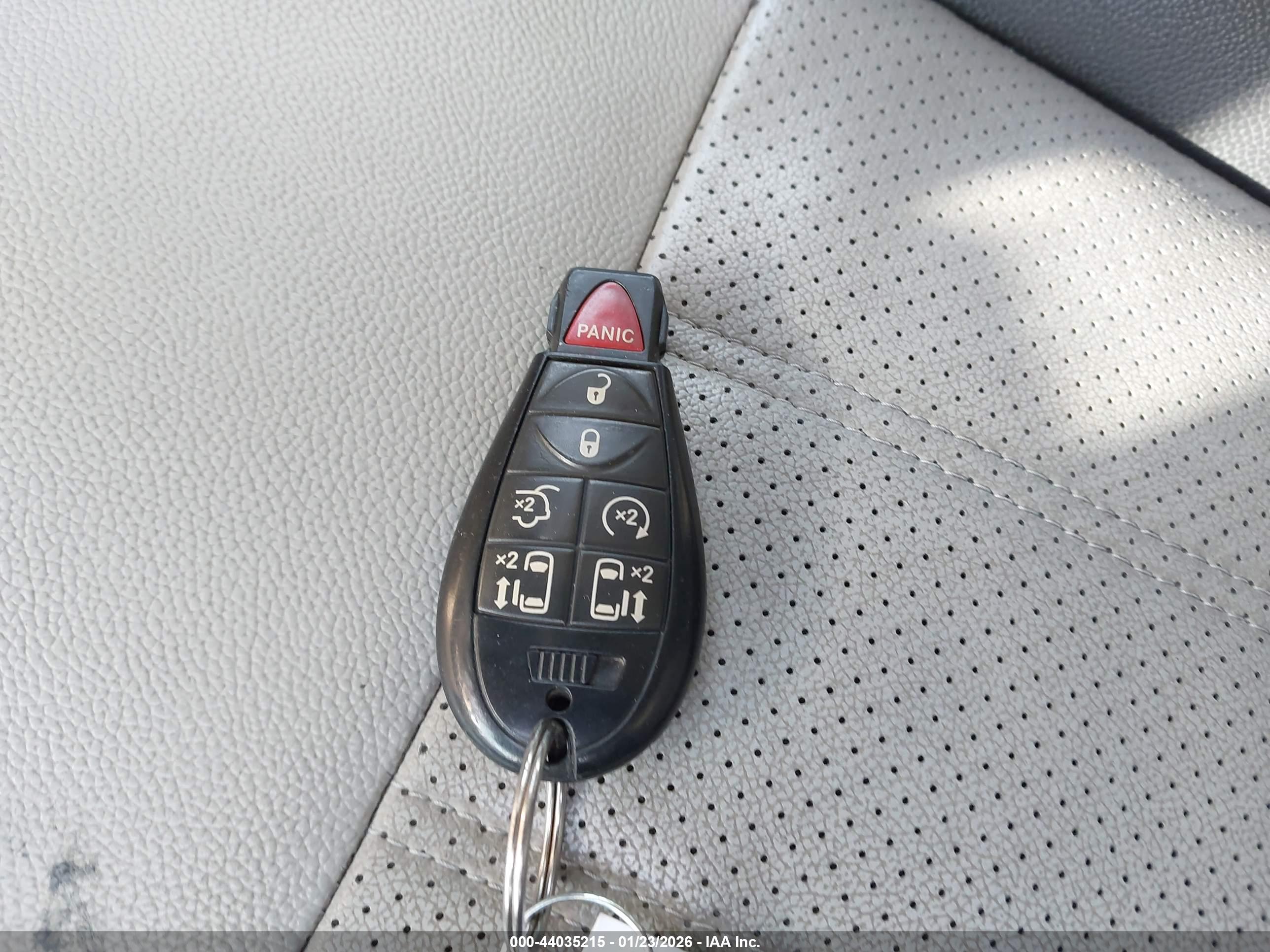 CHRYSLER TOWN image 11