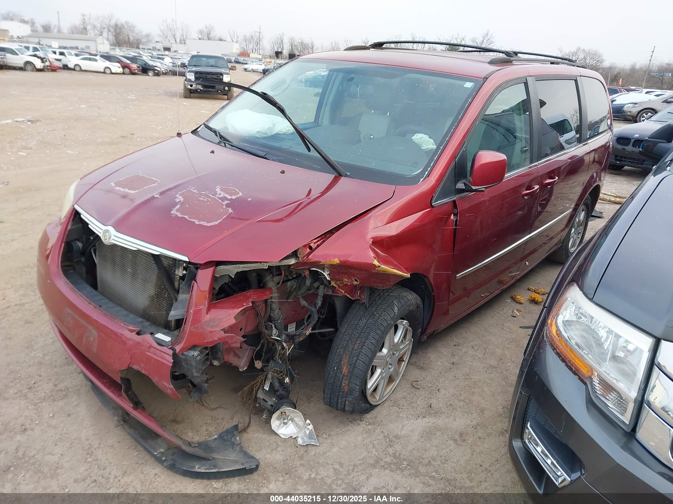 CHRYSLER TOWN image 2