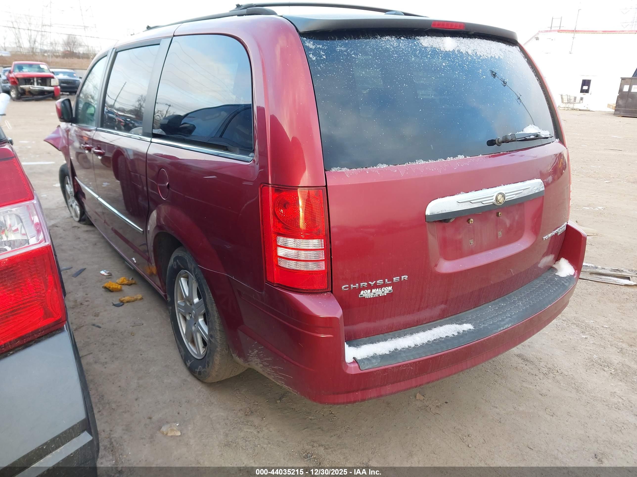 CHRYSLER TOWN image 3
