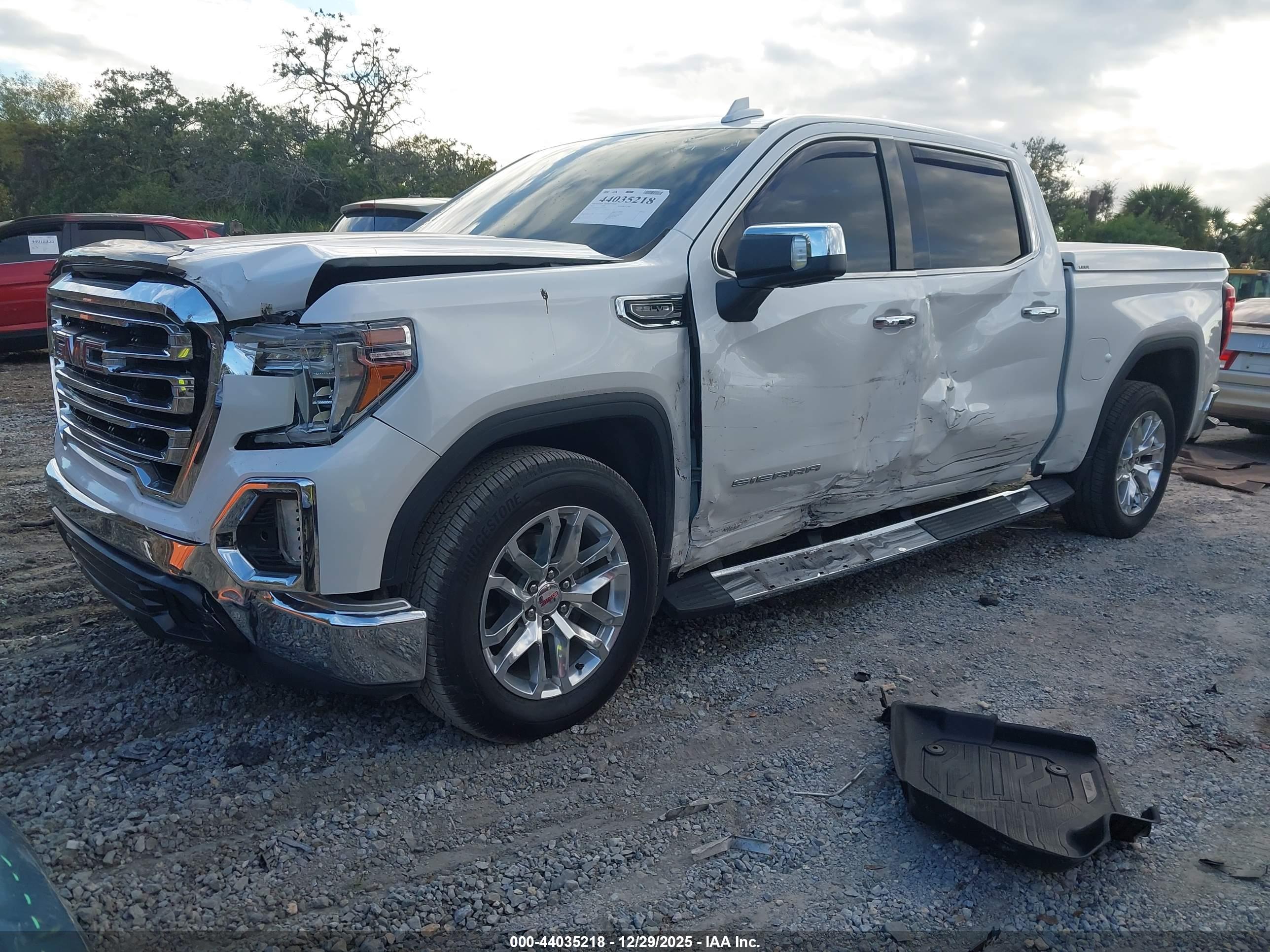 GMC SIERRA image 2