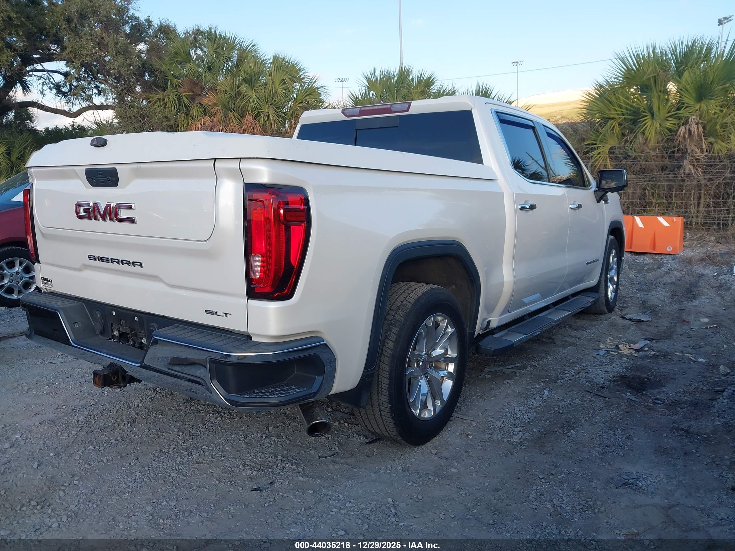 GMC SIERRA image 4
