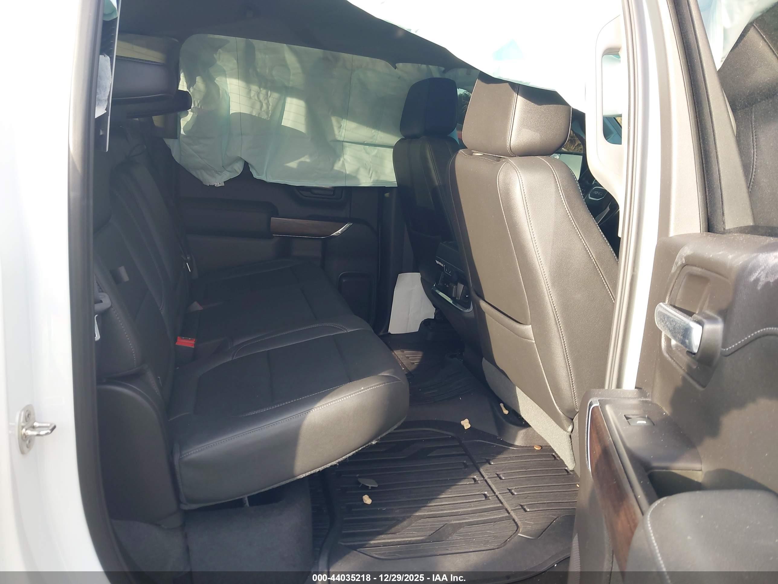 GMC SIERRA image 8