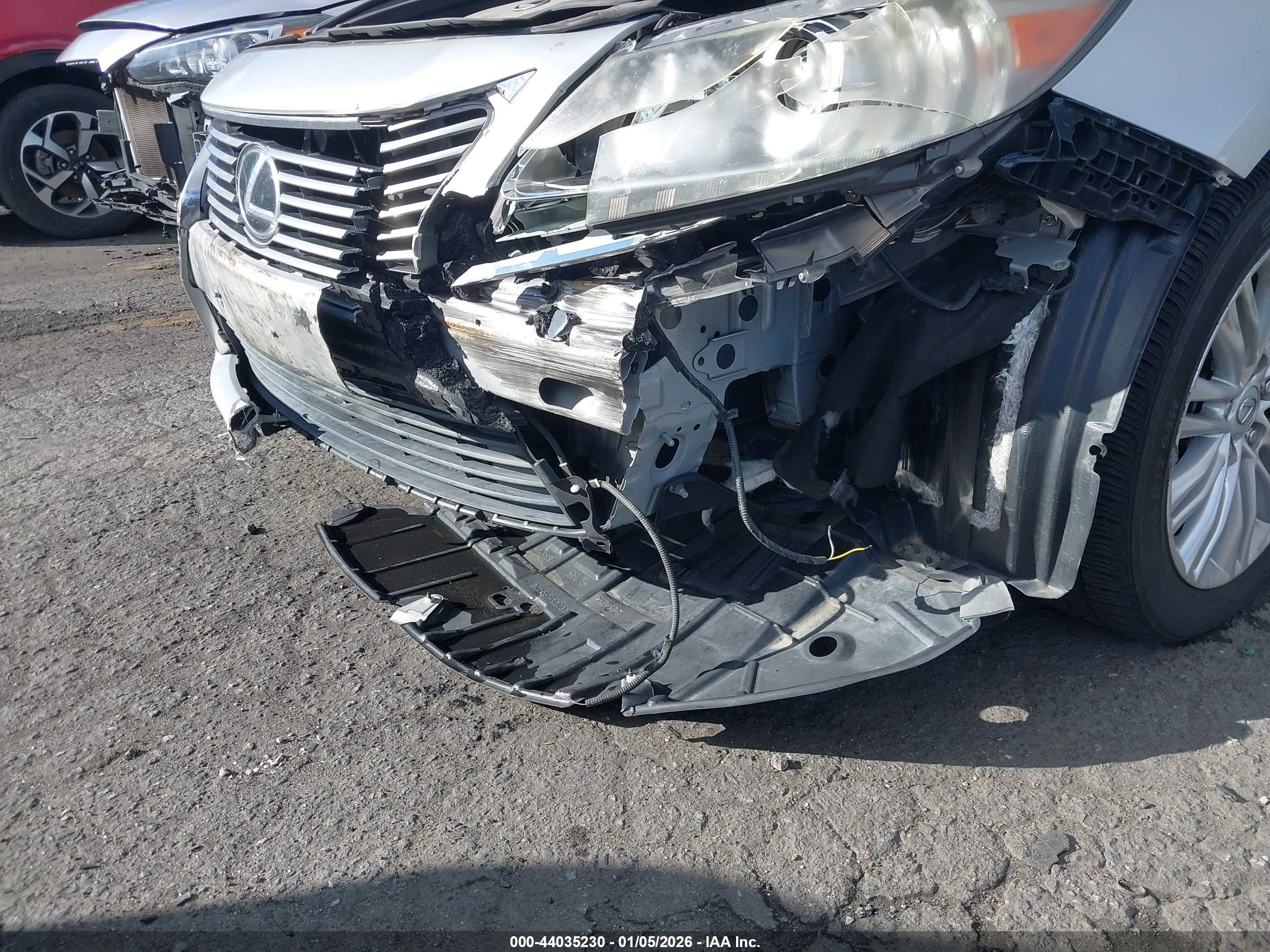 LEXUS ES image 6