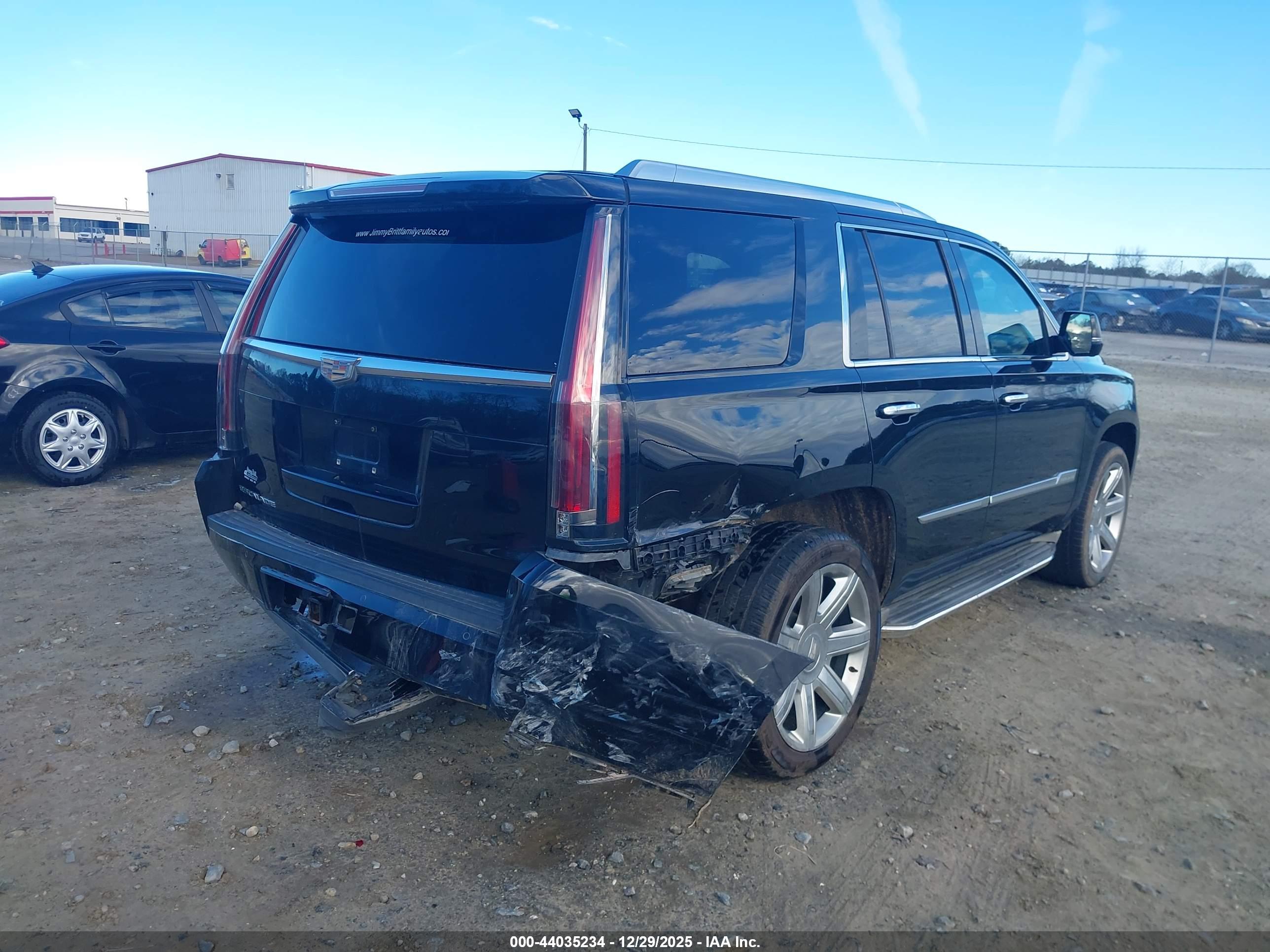 CADILLAC ESCALADE image 6