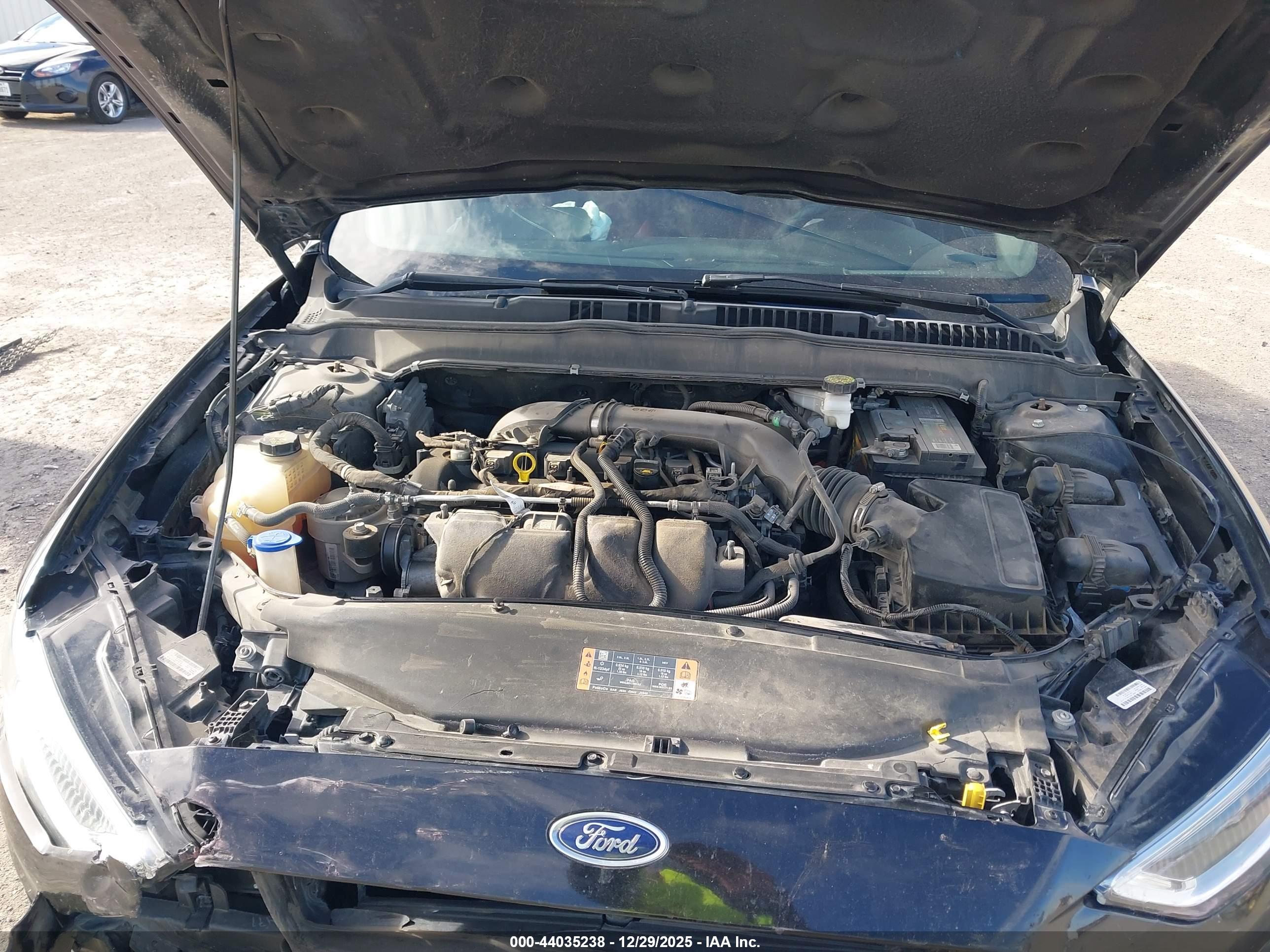 FORD FUSION image 10