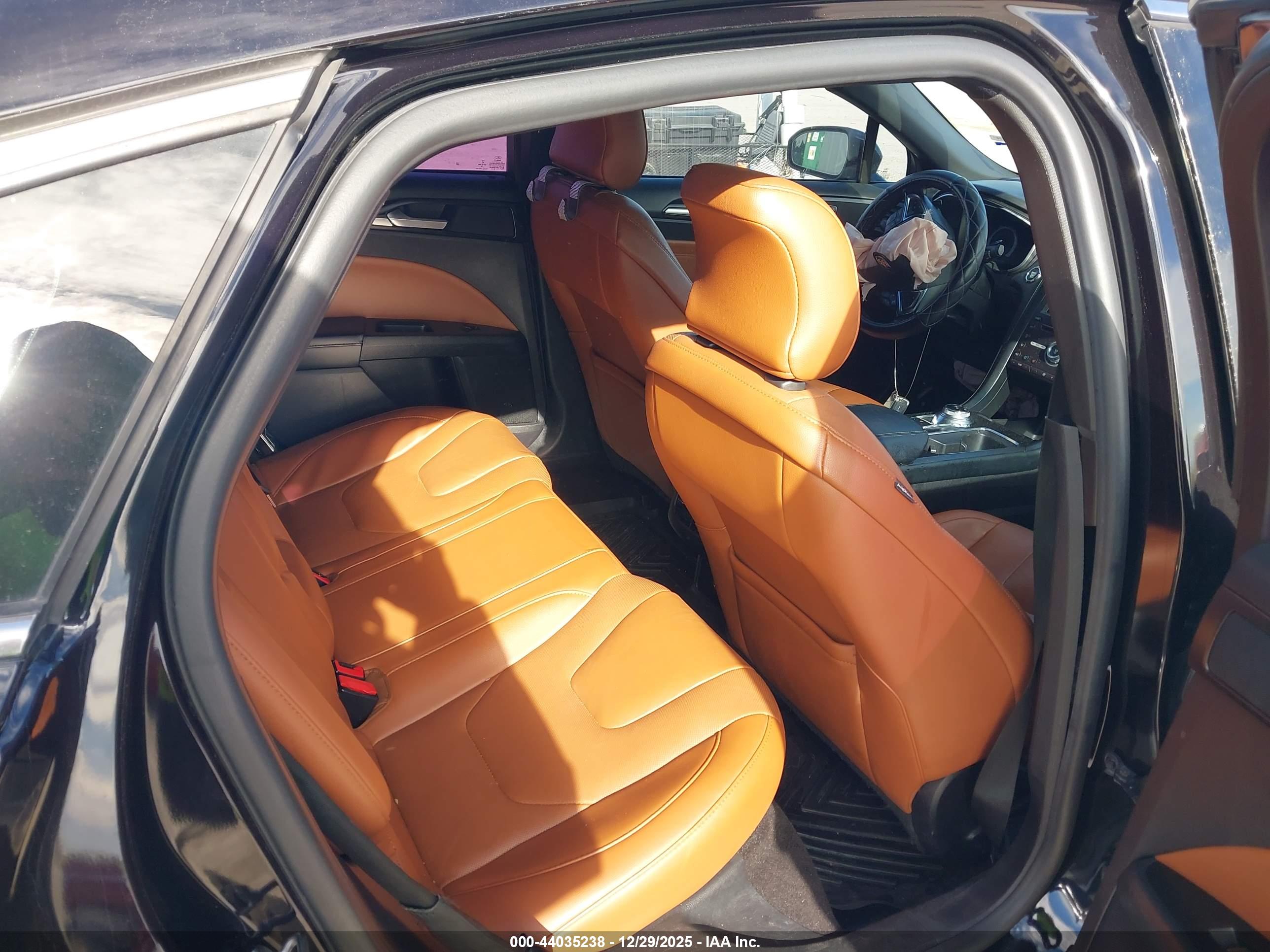FORD FUSION image 8