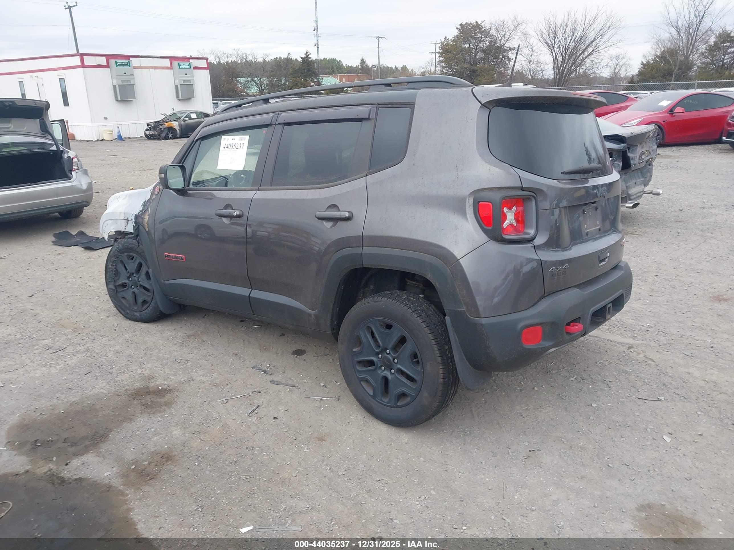 JEEP RENEGADE image 3