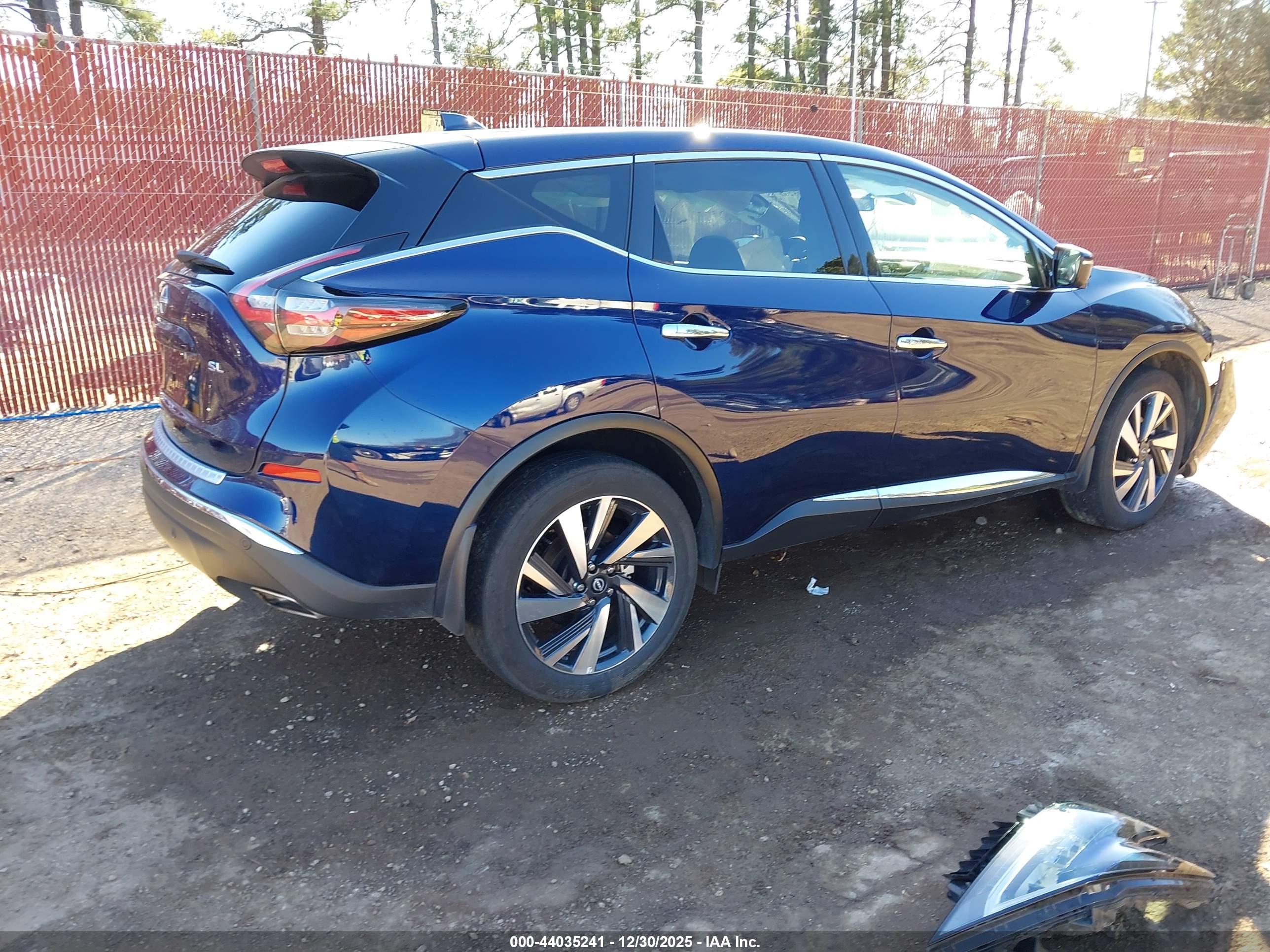 NISSAN MURANO image 4