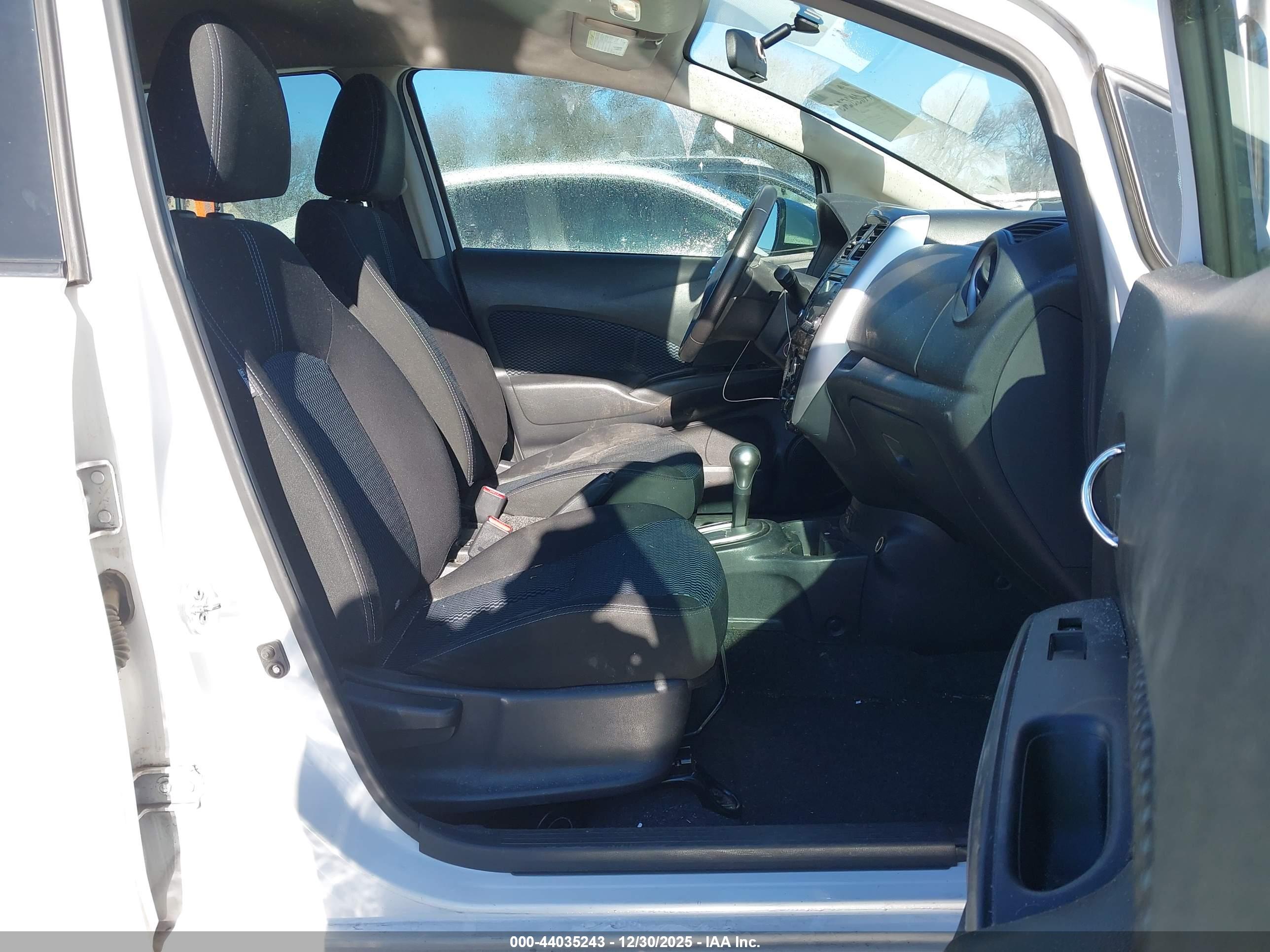 NISSAN VERSA image 5