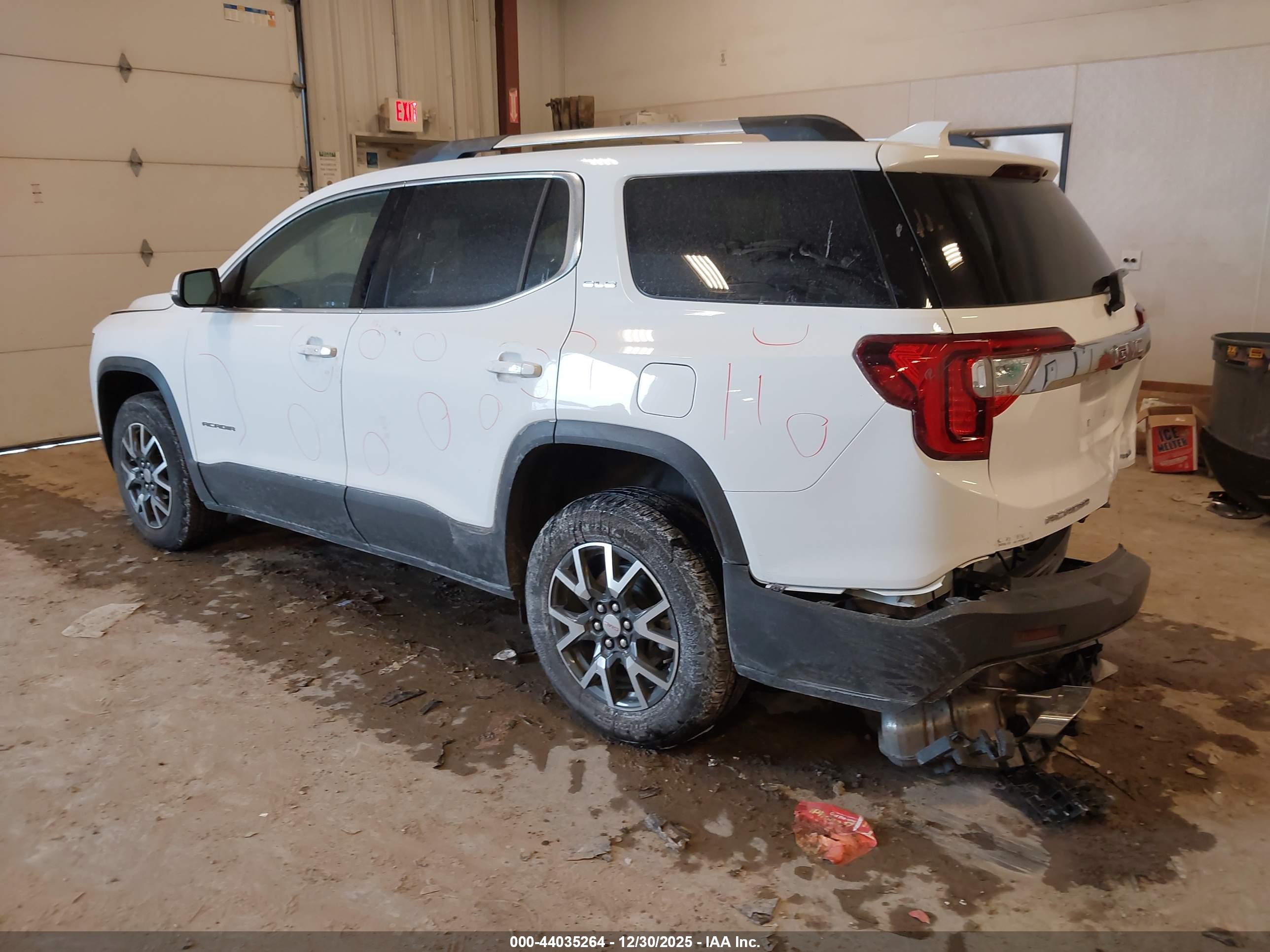 GMC ACADIA image 3