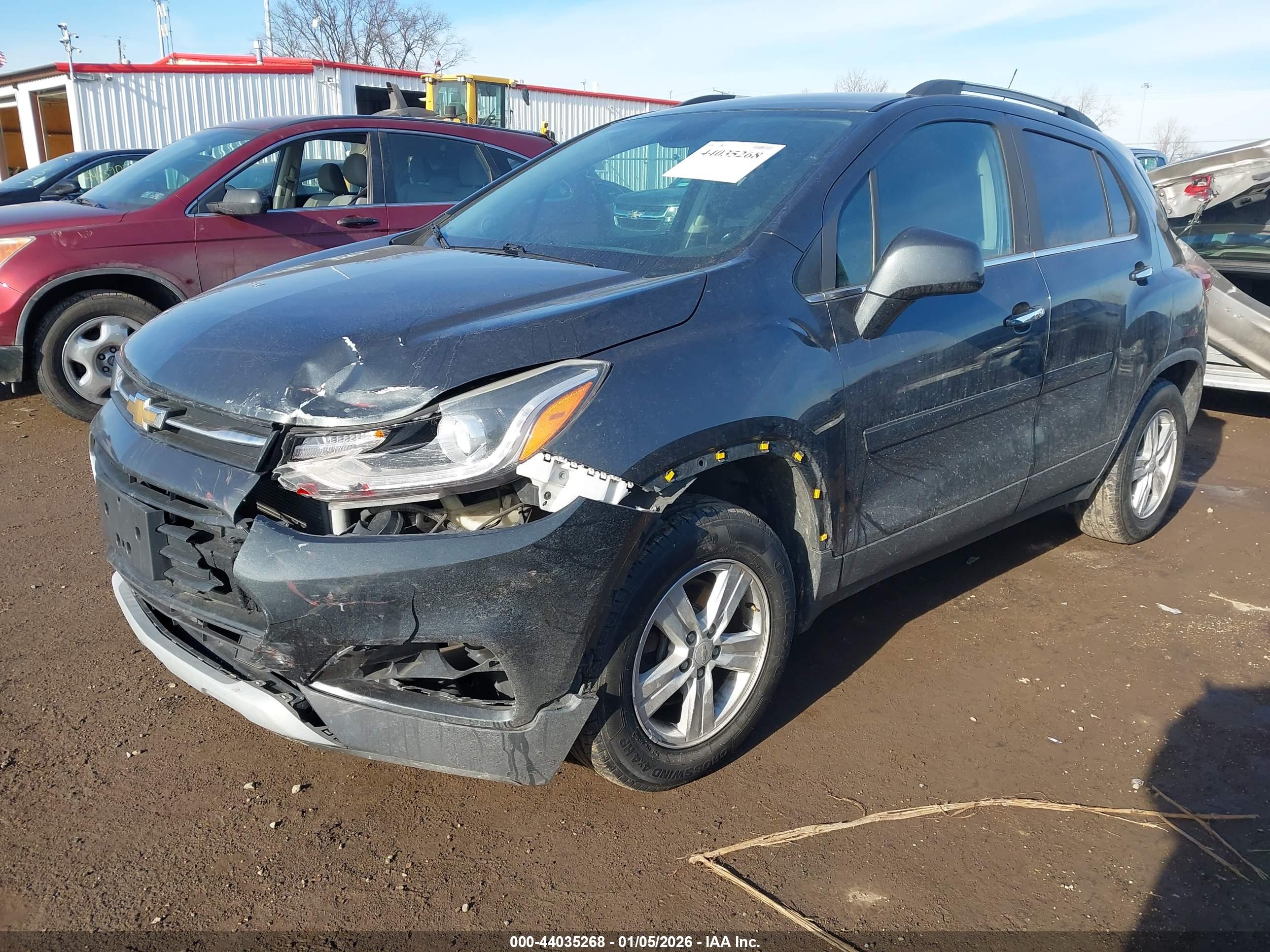CHEVROLET TRAX image 2
