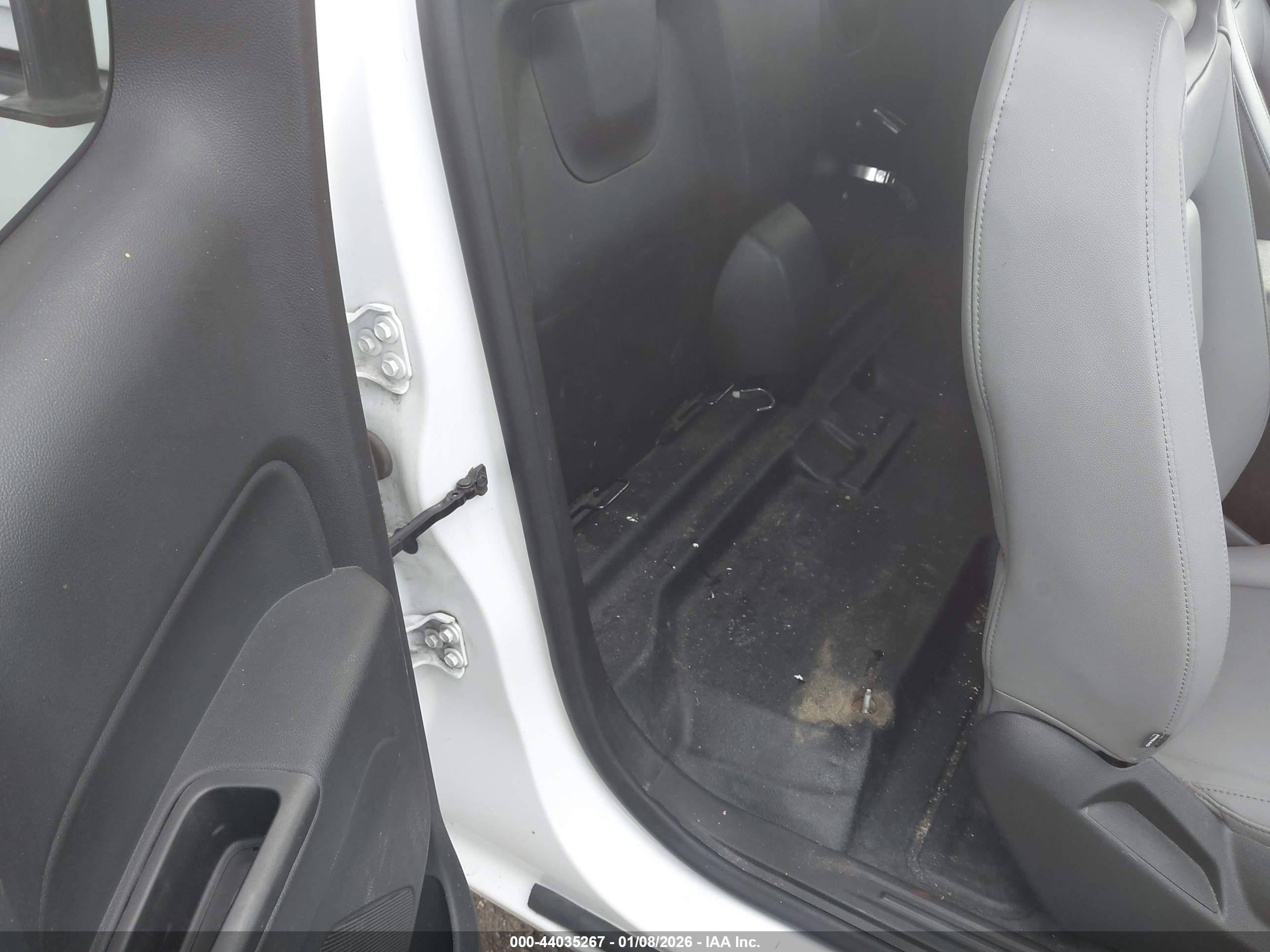 CHEVROLET COLORADO image 8