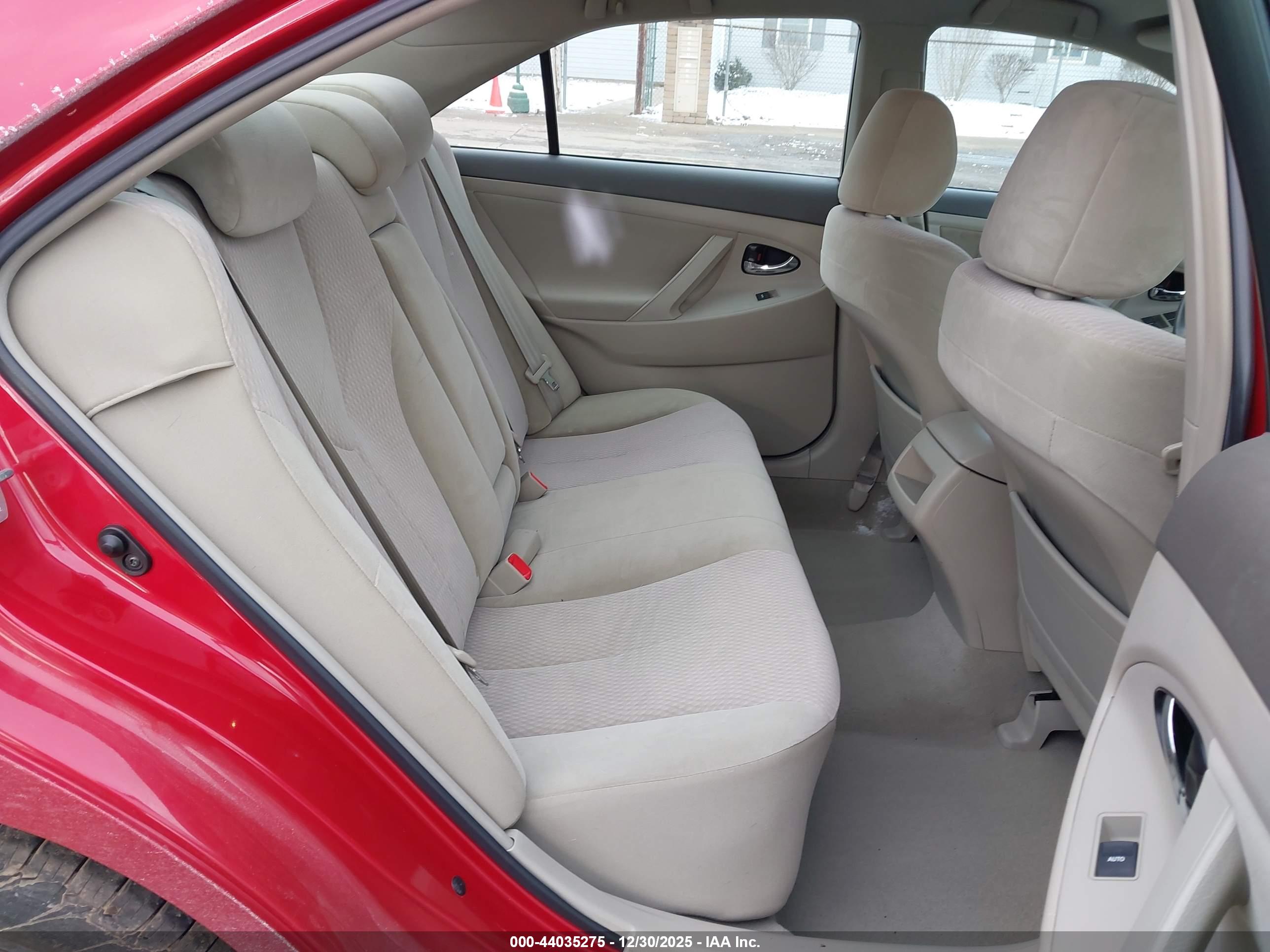 TOYOTA CAMRY image 8