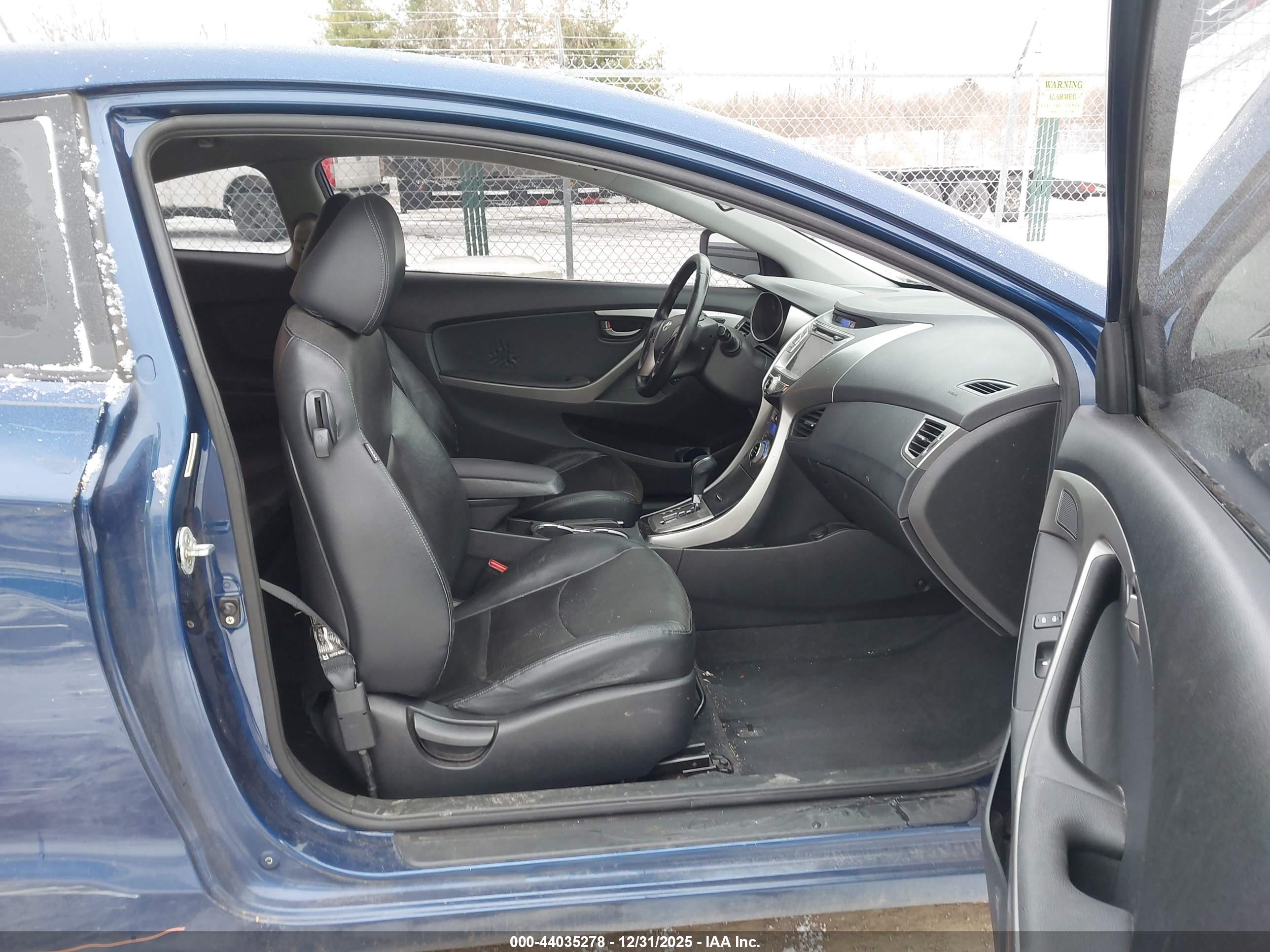 HYUNDAI ELANTRA image 5