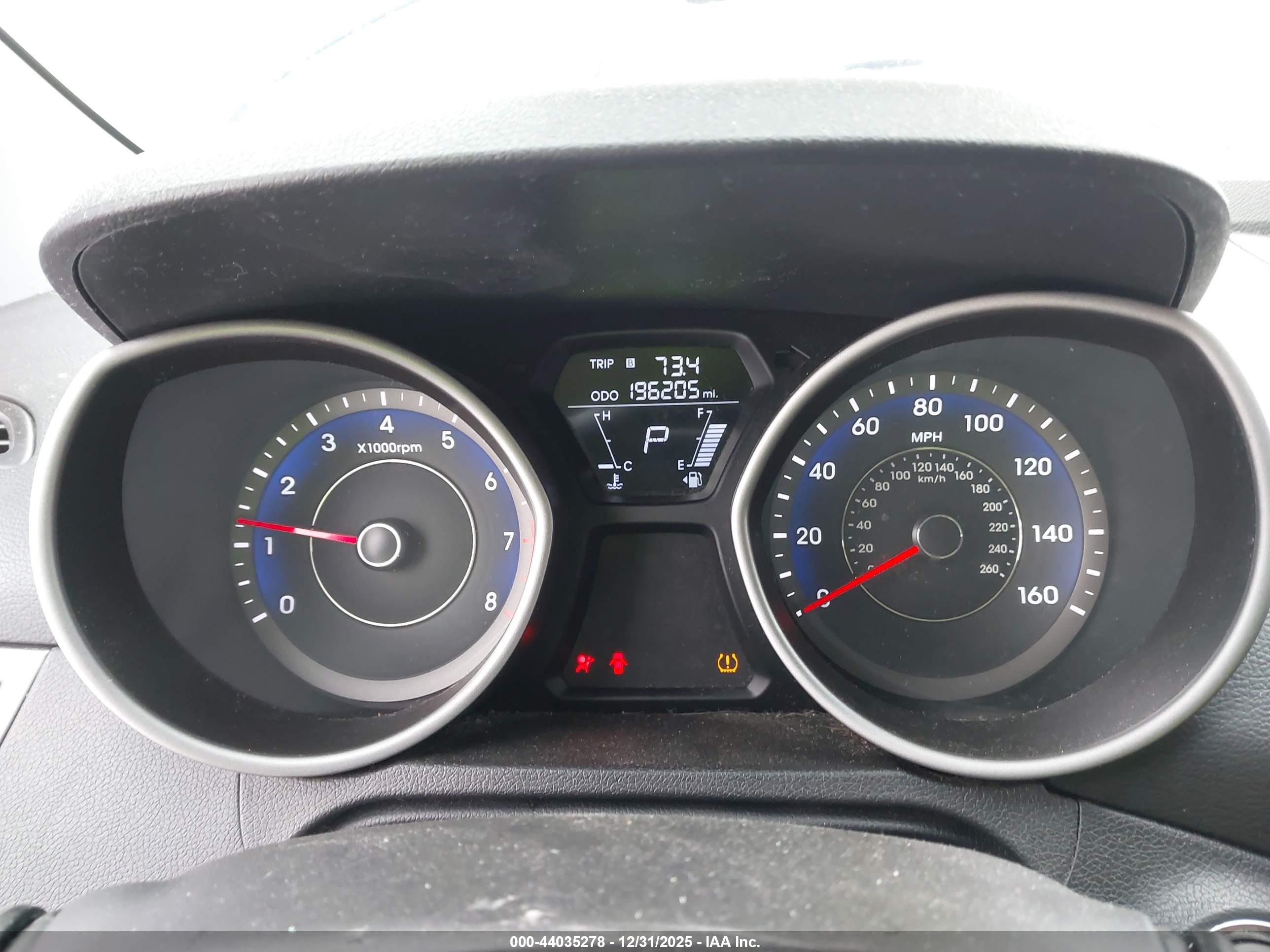 HYUNDAI ELANTRA image 7