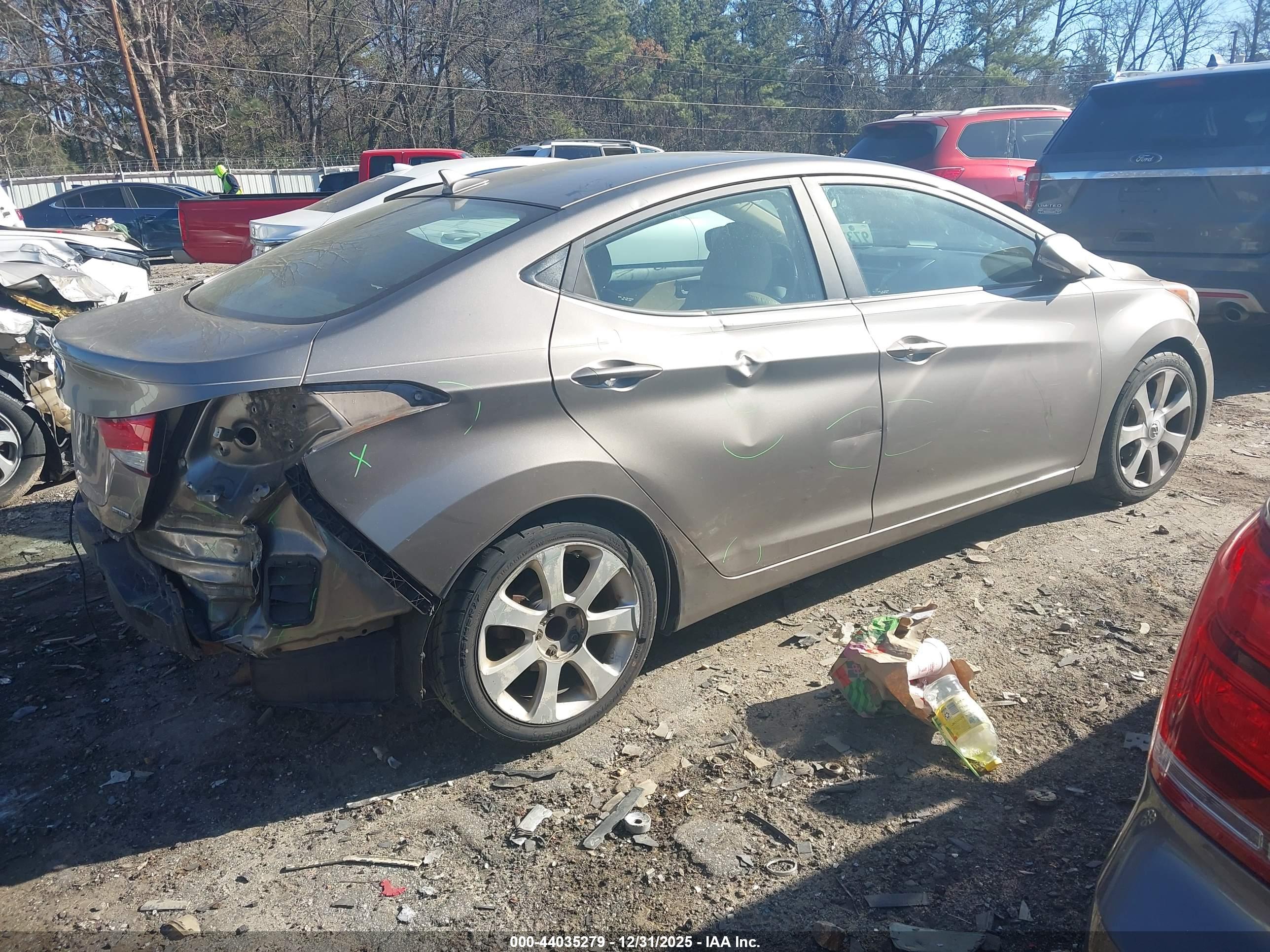 HYUNDAI ELANTRA image 4