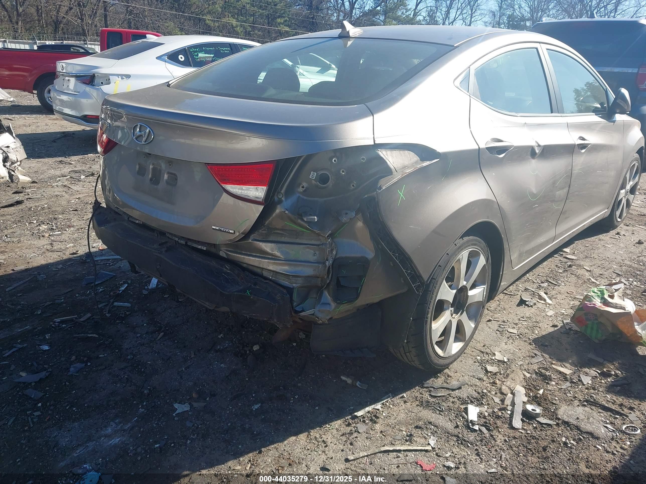 HYUNDAI ELANTRA image 6