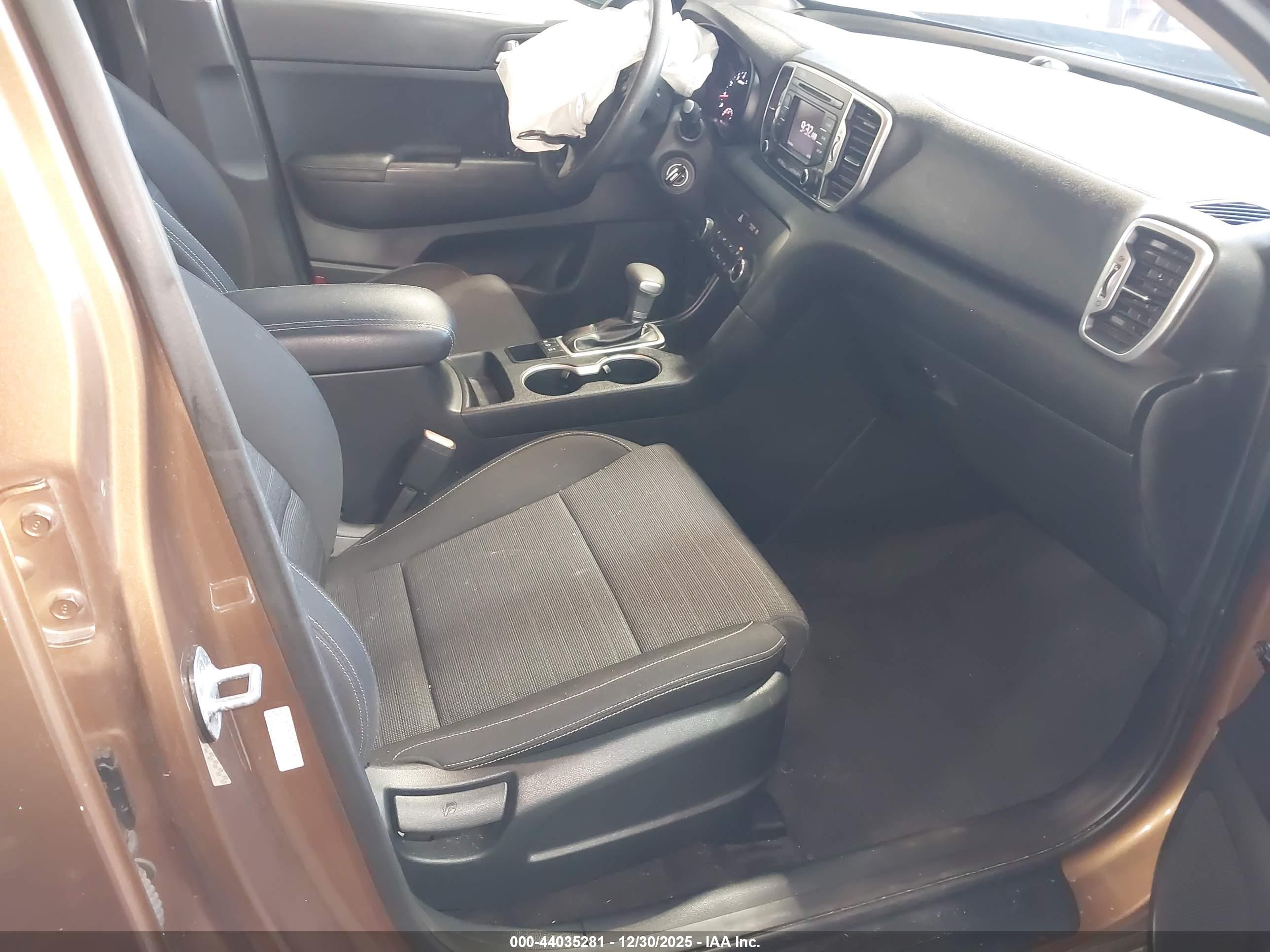 KIA SPORTAGE image 5