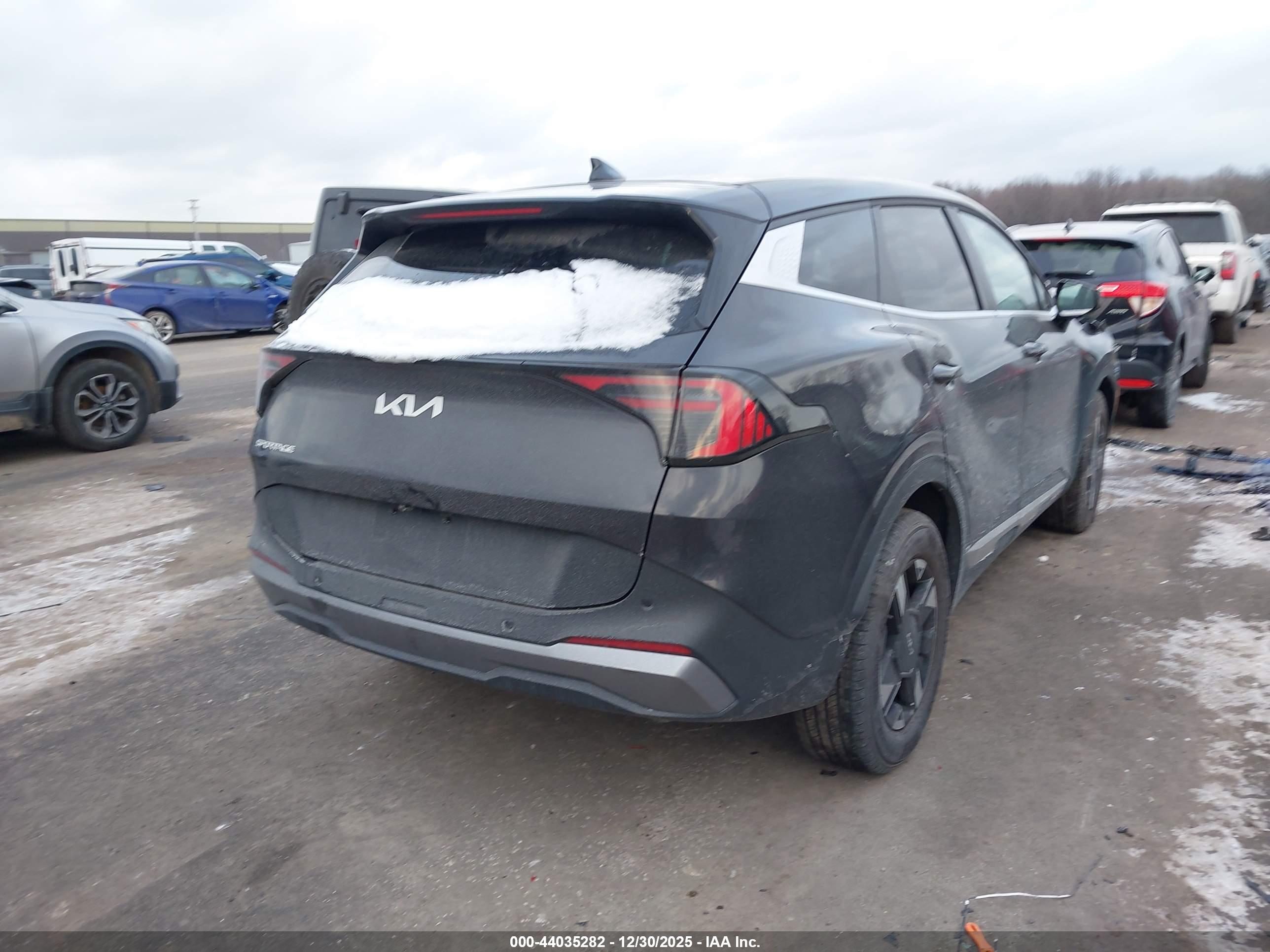 KIA SPORTAGE image 4
