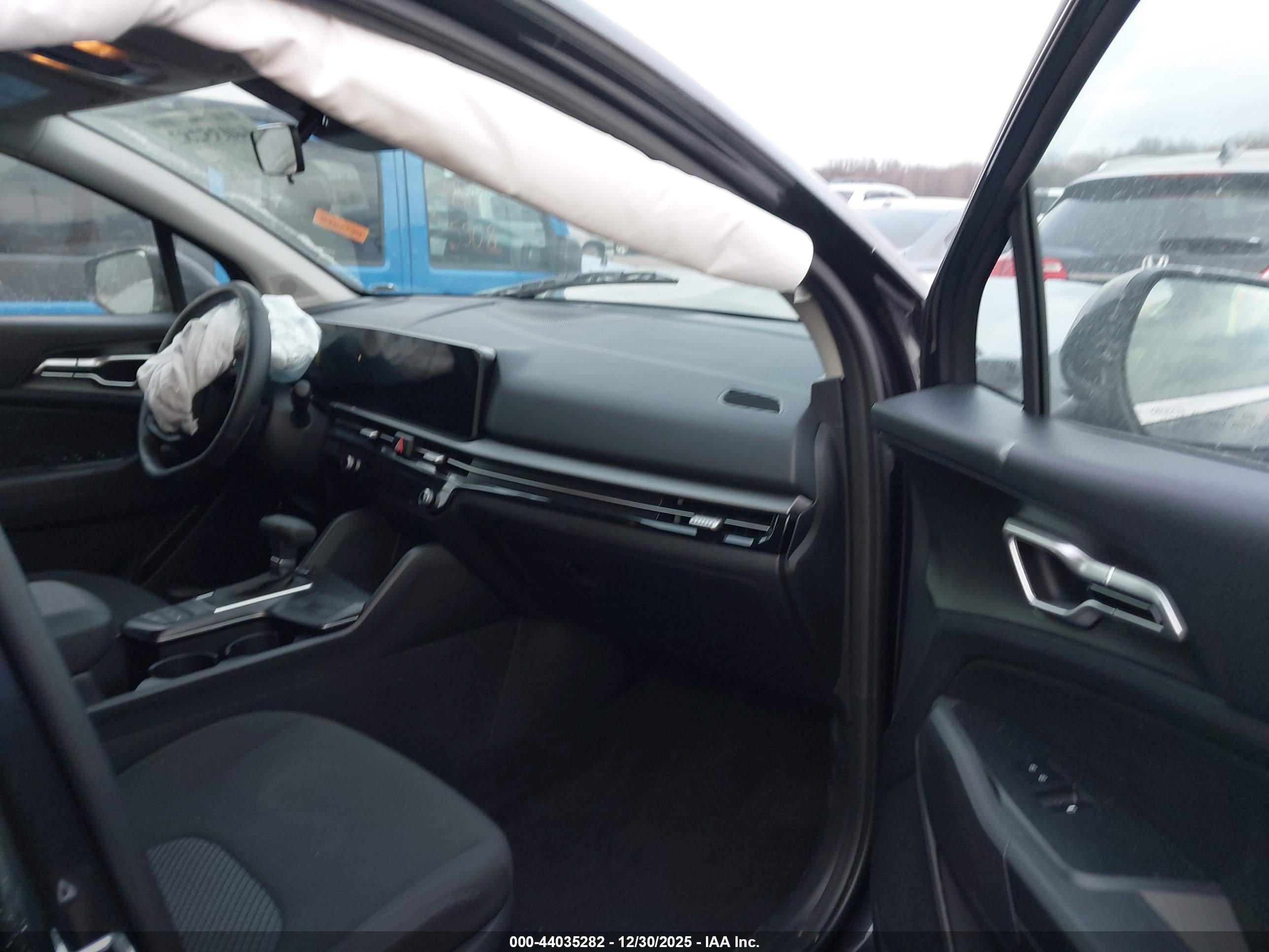 KIA SPORTAGE image 5