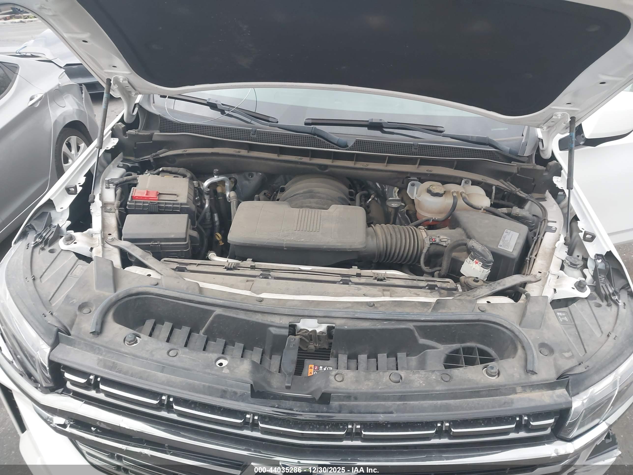 CHEVROLET TAHOE image 10