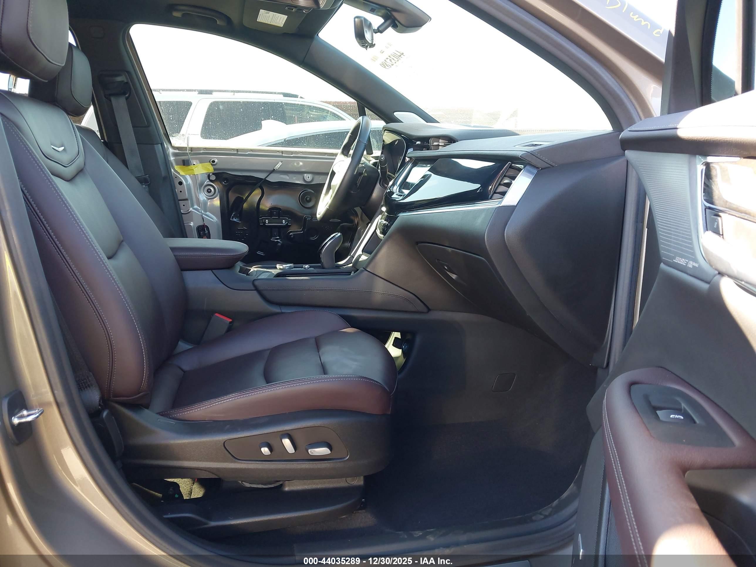 CADILLAC XT6 image 5