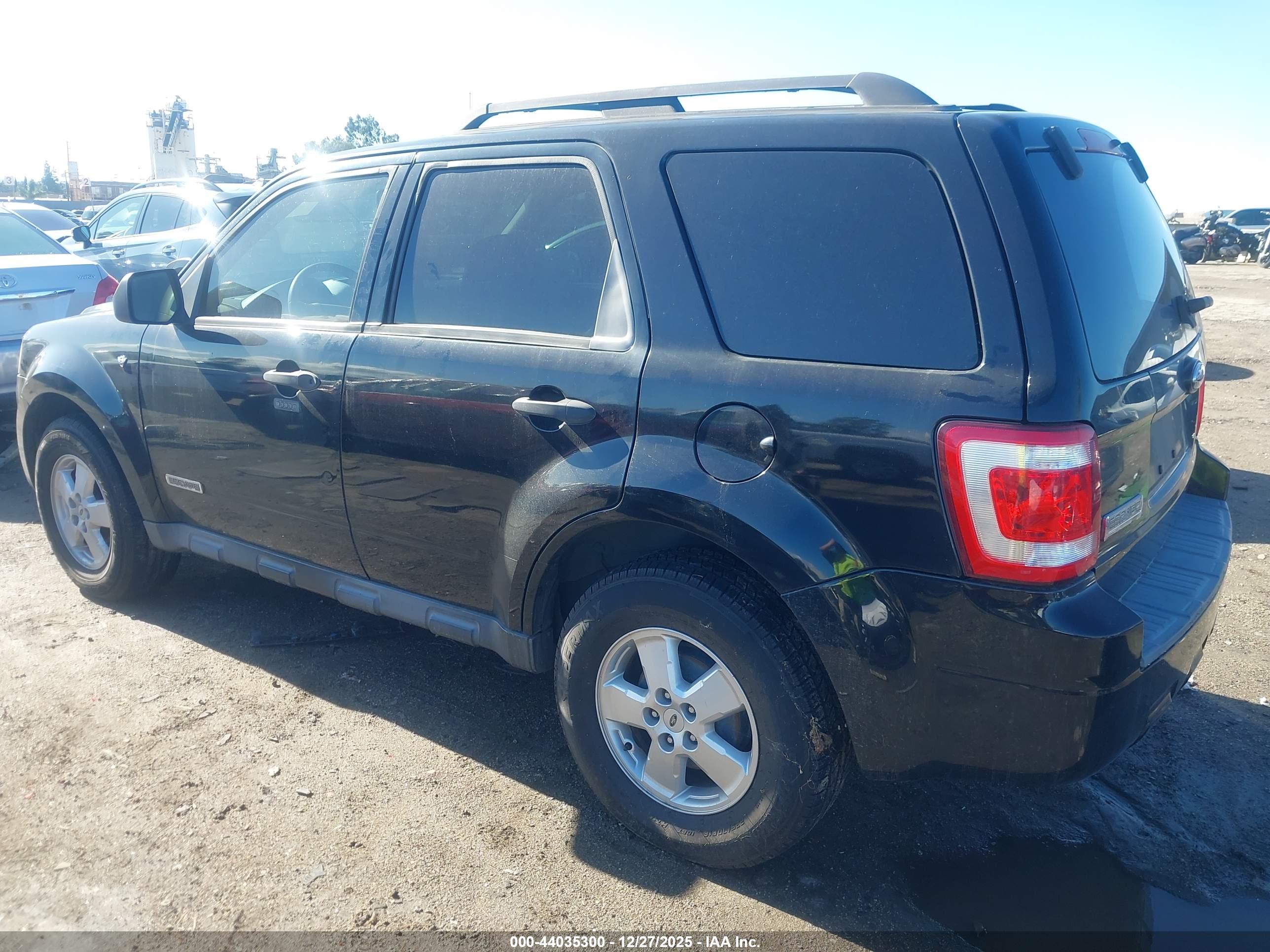 FORD ESCAPE image 3